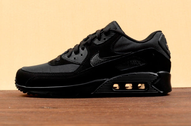 NikeUnisex Air Max 90 Essential Running Shoe - Triple Black