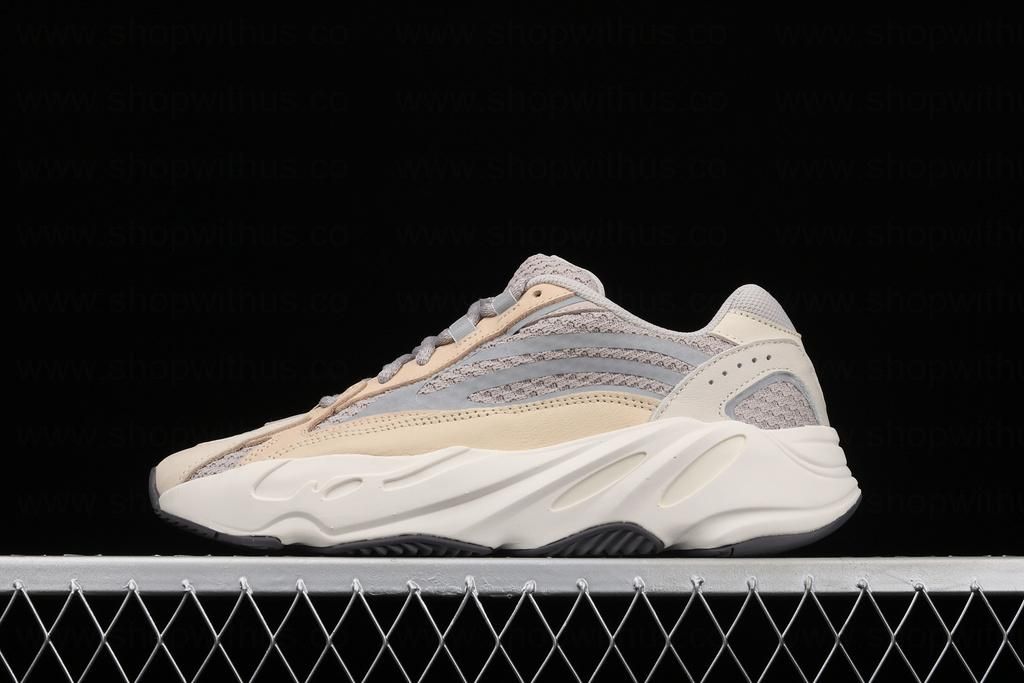 adidasYEEZY Boost 700 V2 - Cream