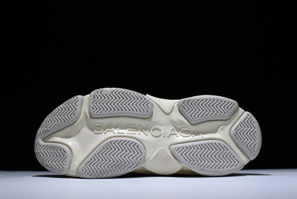 BalenciagaUnisex Triple S sneakers - White