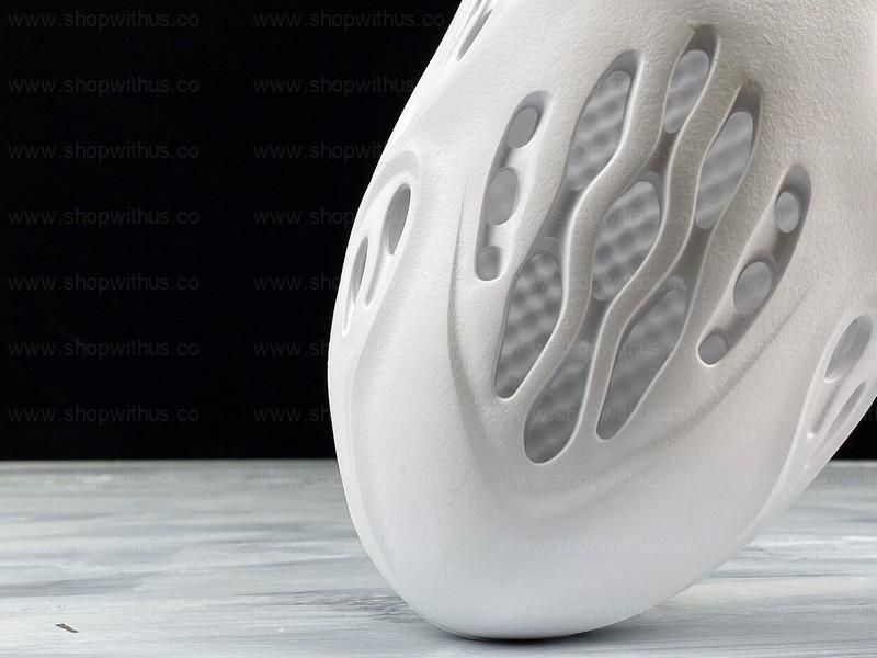 adidasYEEZY Foam Runner - White