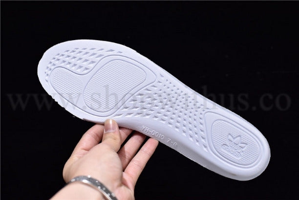 adidasOriginals YEEZY Boost 350 V2 - True Form