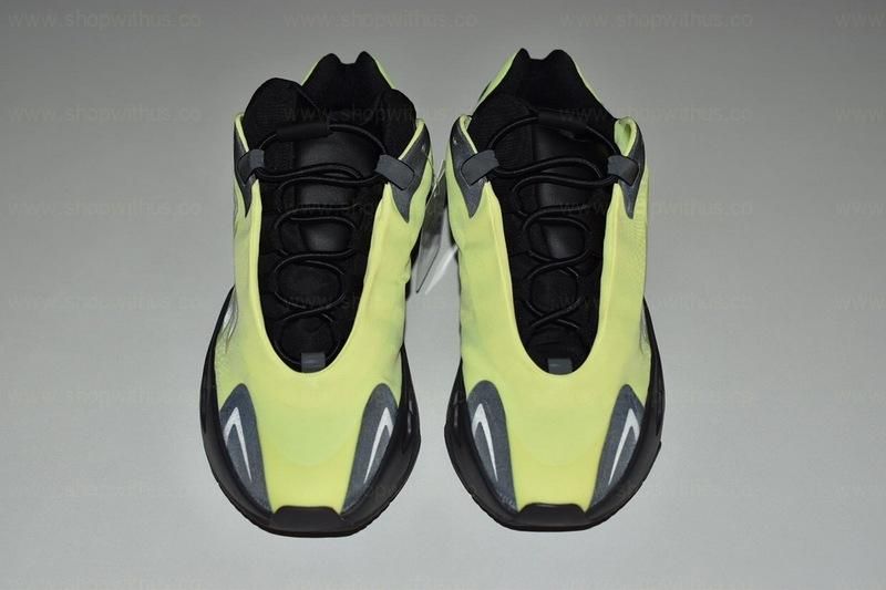 adidasYEEZY Boost 700 MNVN - Phosphor