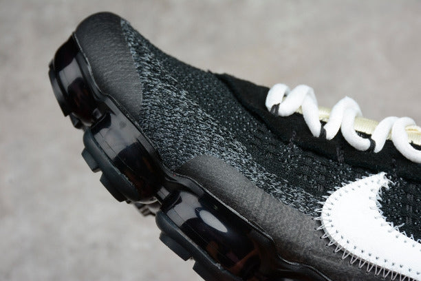 The 10 NikeAir Vapormax x Off-White - Black/White Clear