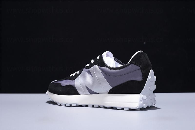 New Balance 327 - Black/Grey