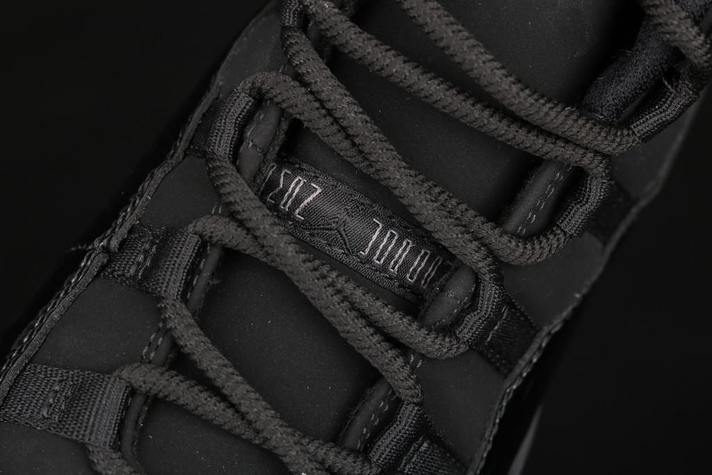 Air Jordan 11 AJ11 Retro - Cap And Gown