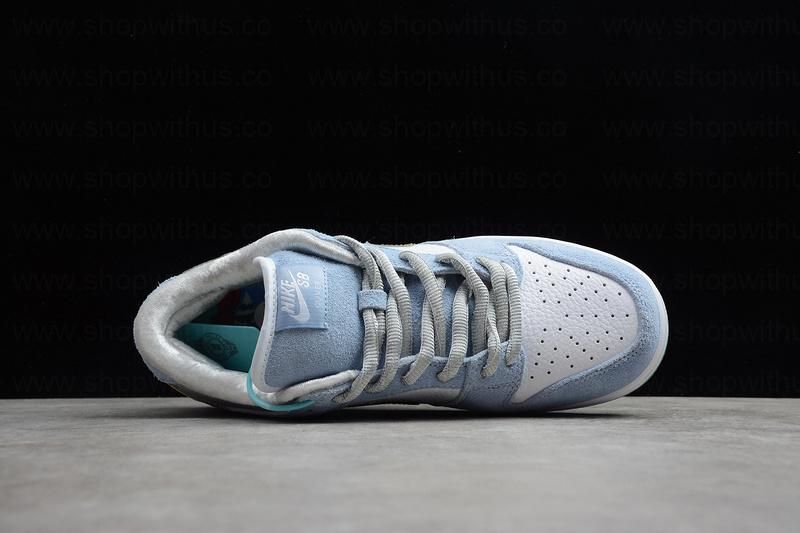 Sean Cliver x NikeSB Dunk Low - Holiday Special
