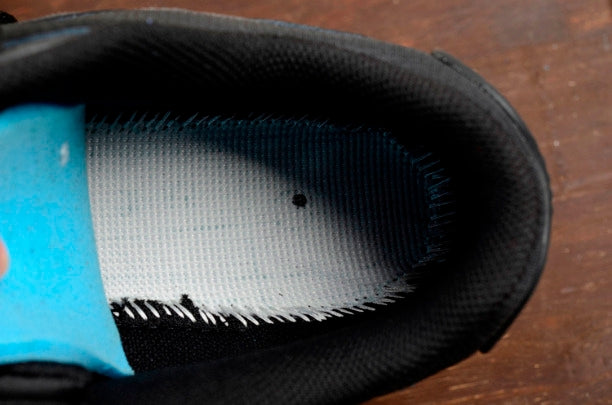 NikeUnisex Air Max 90 Essential Running Shoe - Triple Black