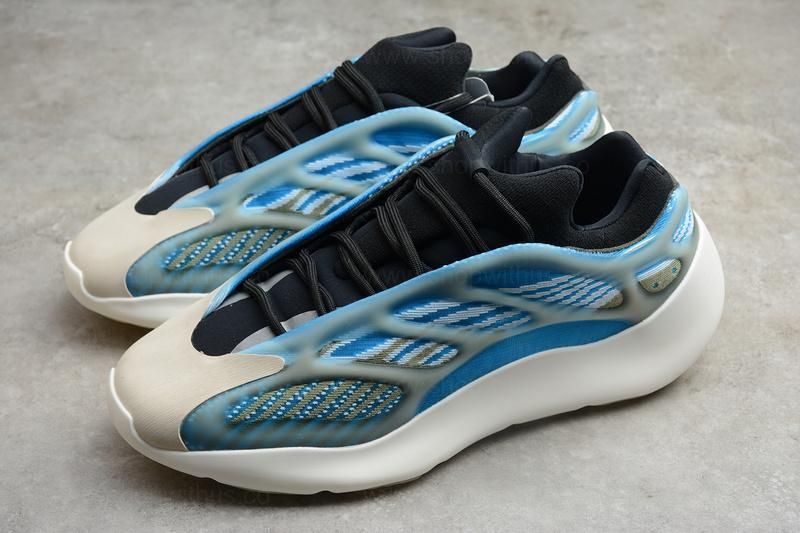 adidasOriginals YEEZY 700 V3 - Azareth