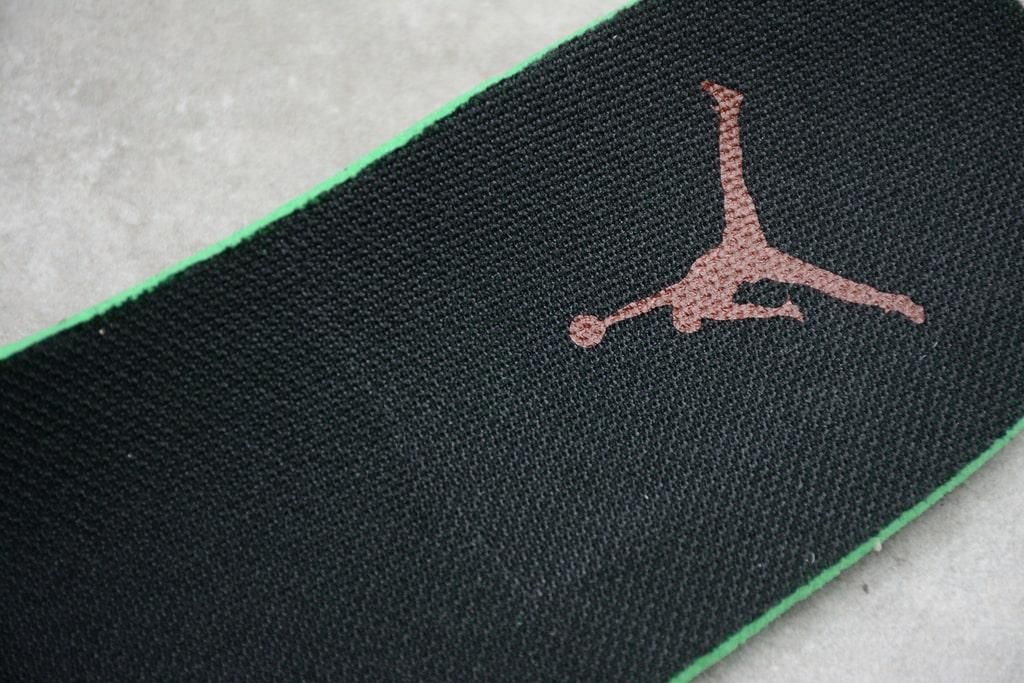 Air Jordan 1 AJ1 Mid - Black Dark Beetroot