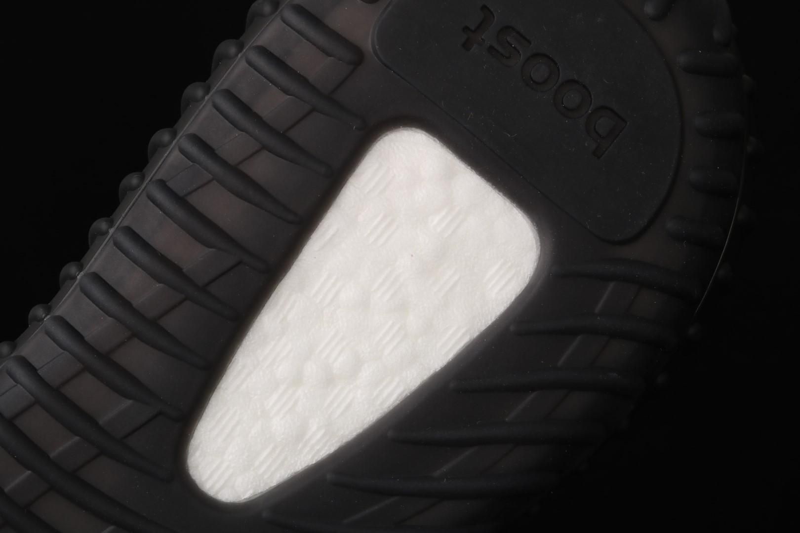 adidasUnisex Yeezy Boost 350 V2 - Black Red