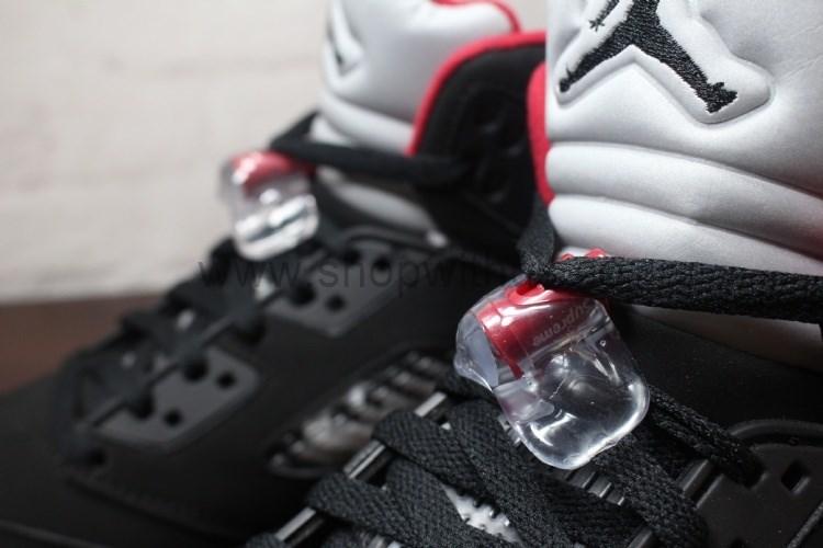 Supreme x Air Jordan 5 Retro - Black