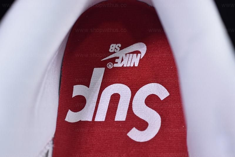 Supreme x NikeSB Dunk Low - Red/White