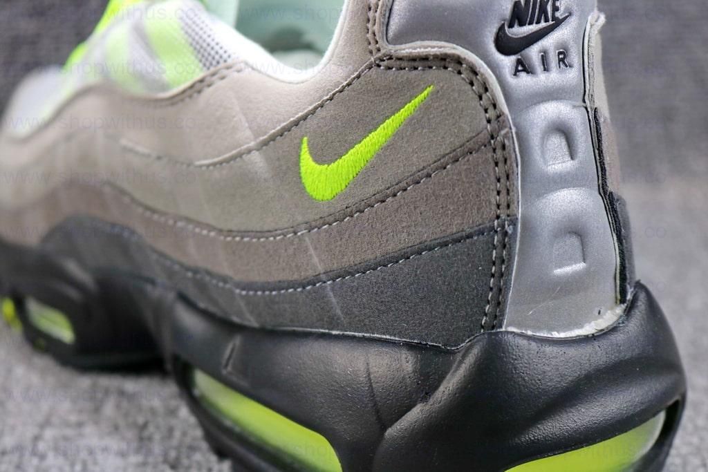 NikeUnisex Air Max 95 - Neon