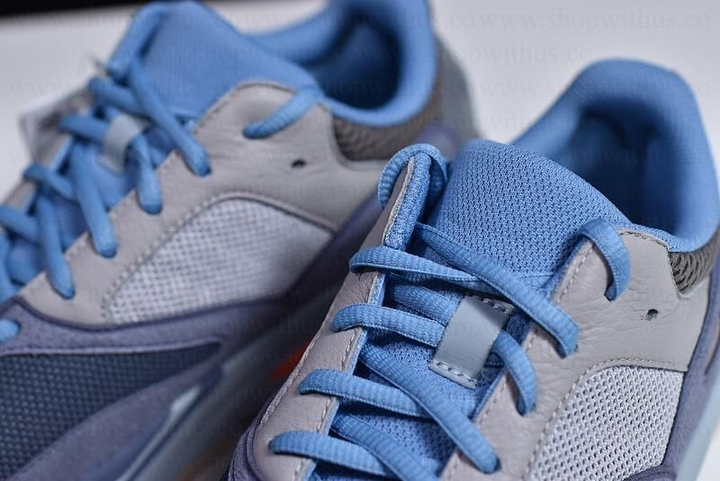 adidasYEEZY  Boost 700 - Carbon Blue