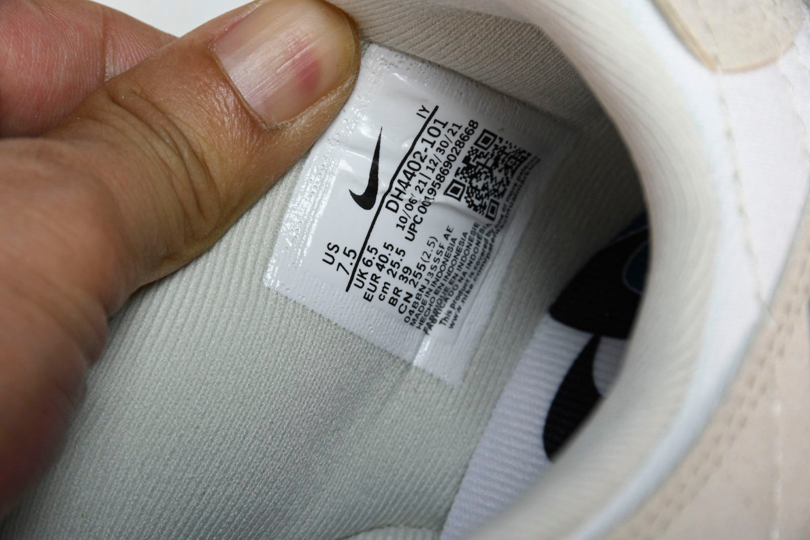 NikeMens Dunk Low Disrupt 2 - Pale Ivory/Black