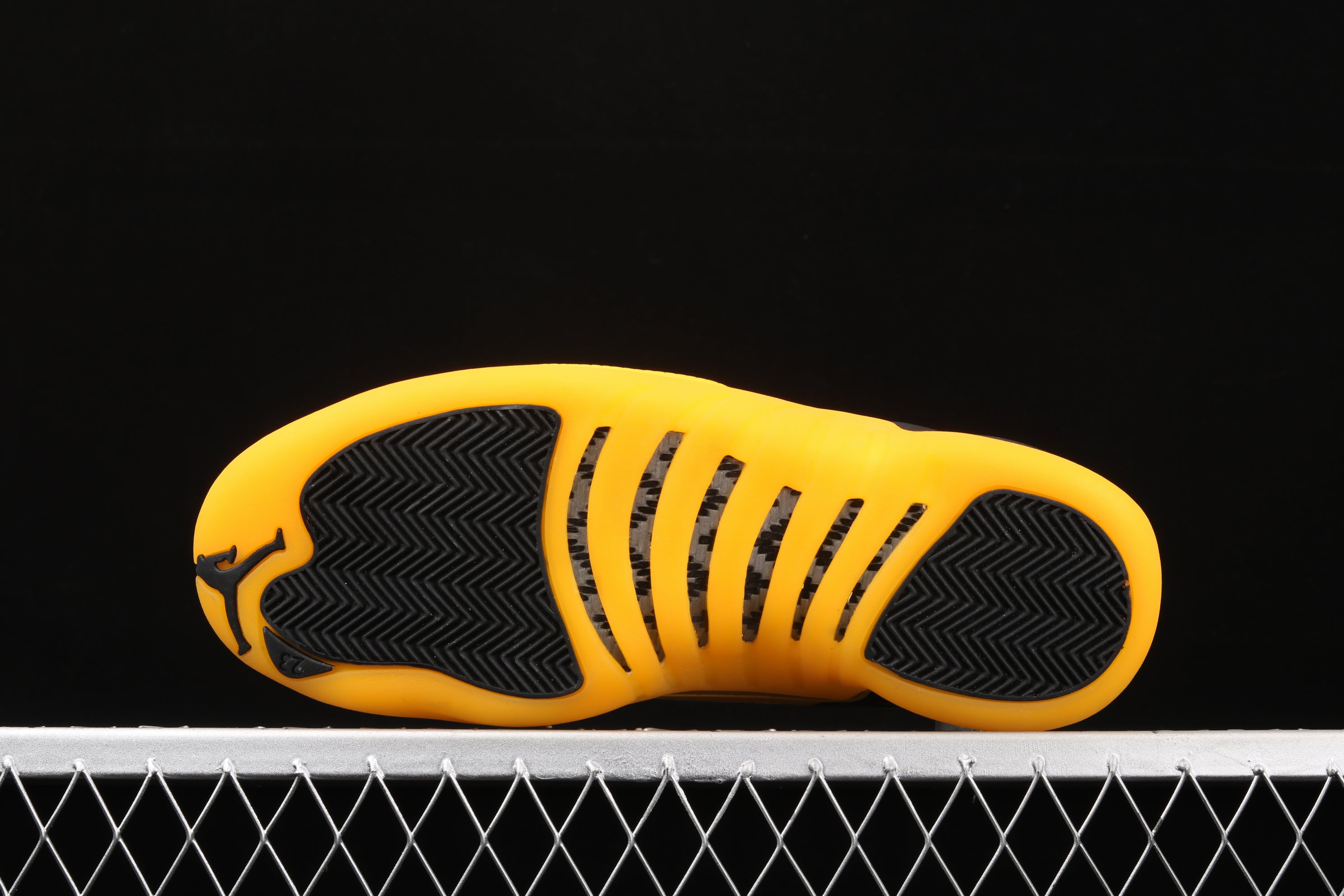 Air Jordan 12 AJ12 Retro - Black University/Gold