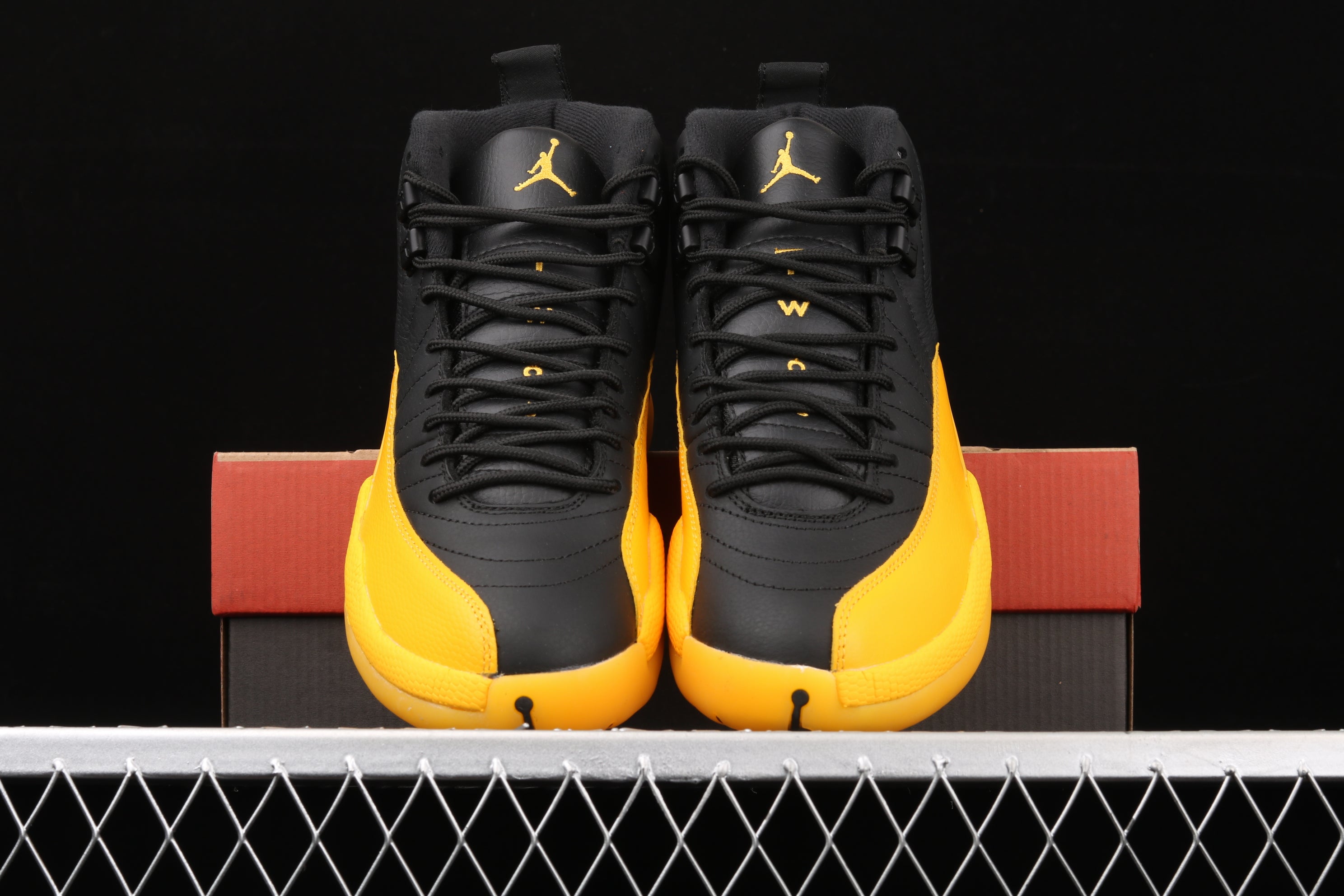 Air Jordan 12 AJ12 Retro - Black University/Gold