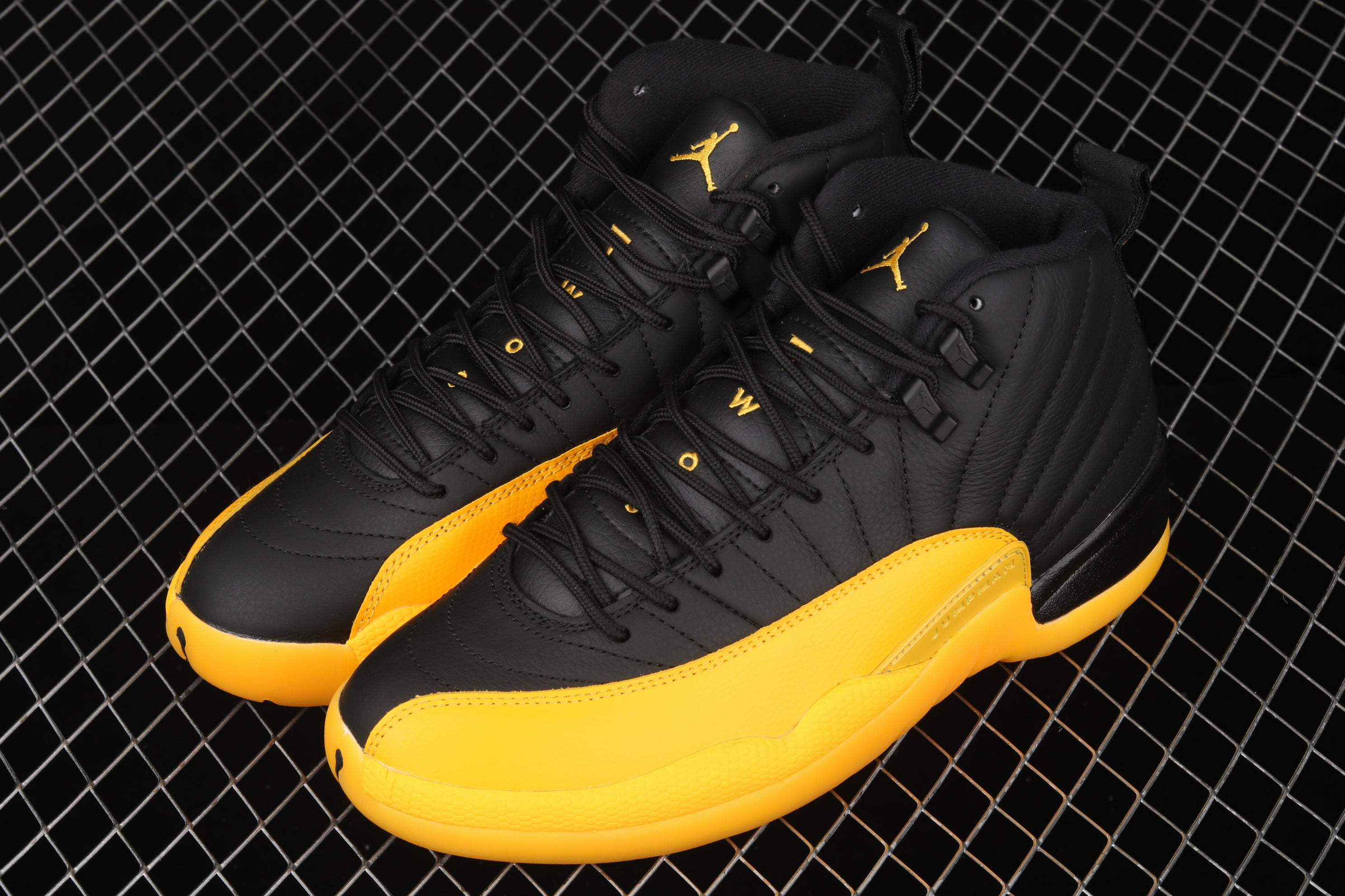 Air Jordan 12 AJ12 Retro - Black University/Gold