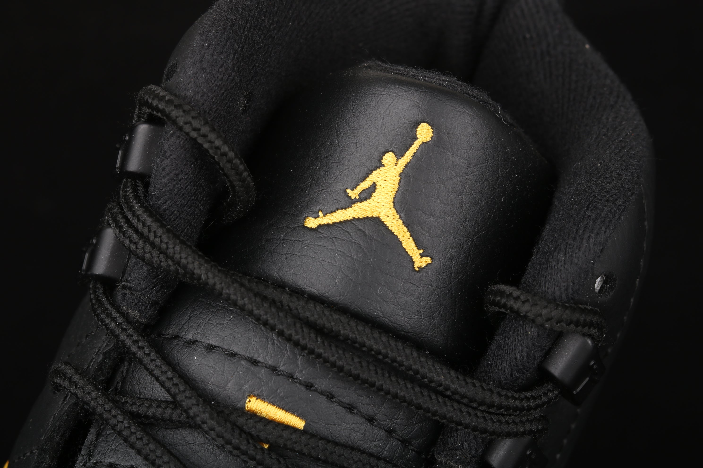 Air Jordan 12 AJ12 Retro - Black University/Gold