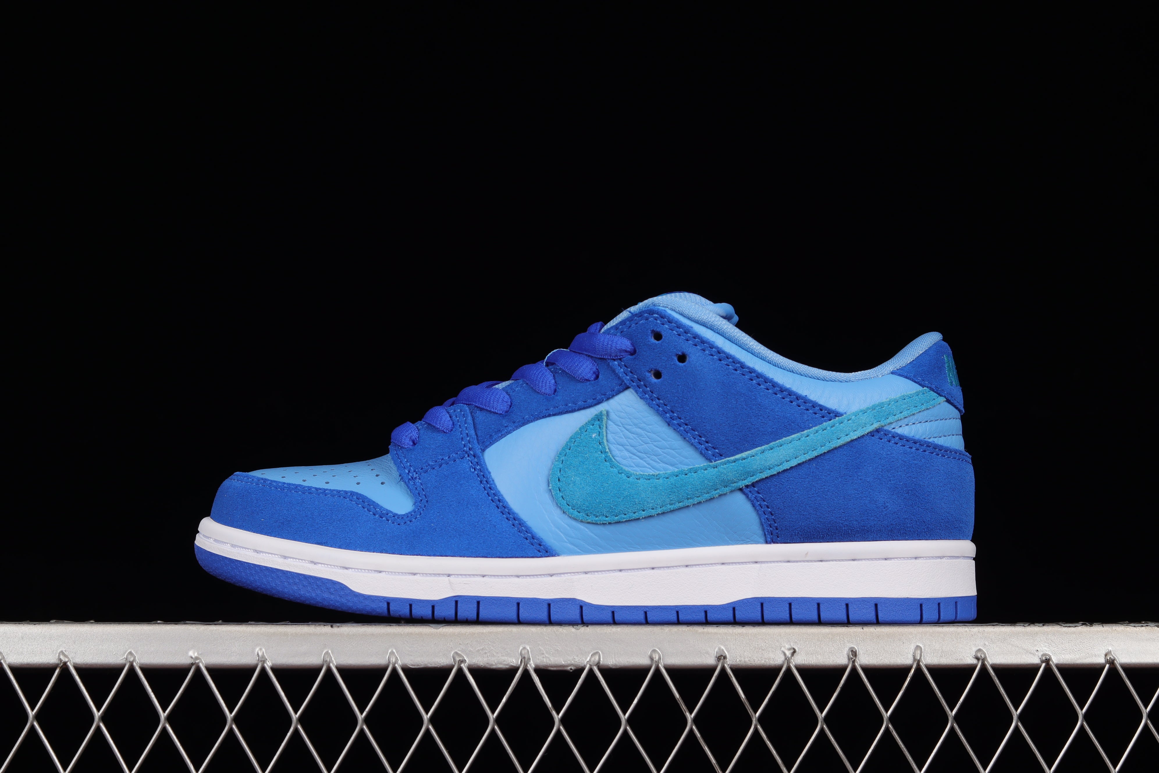 NikeMens SB Dunk Low - Blue Raspberry