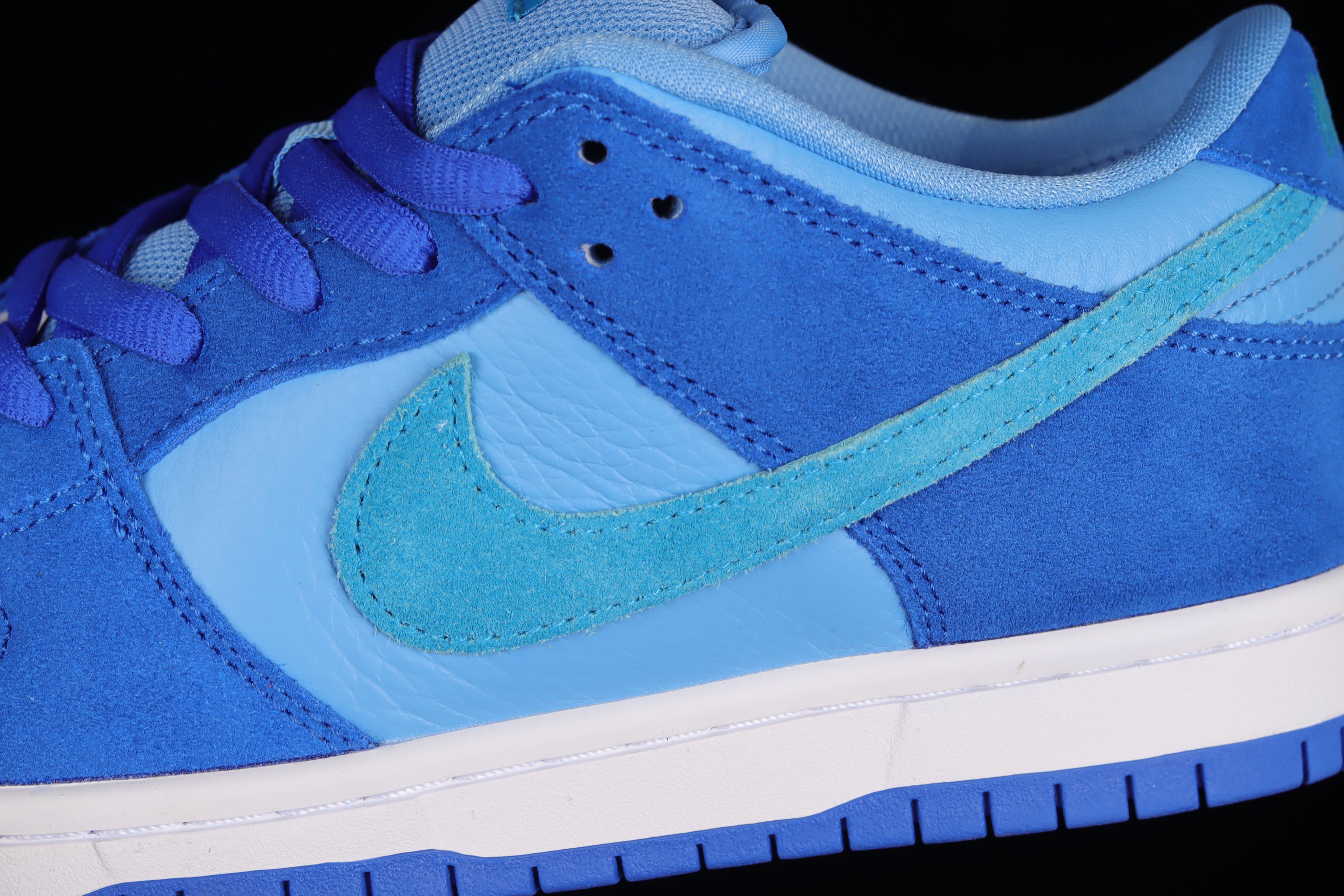 NikeMens SB Dunk Low - Blue Raspberry