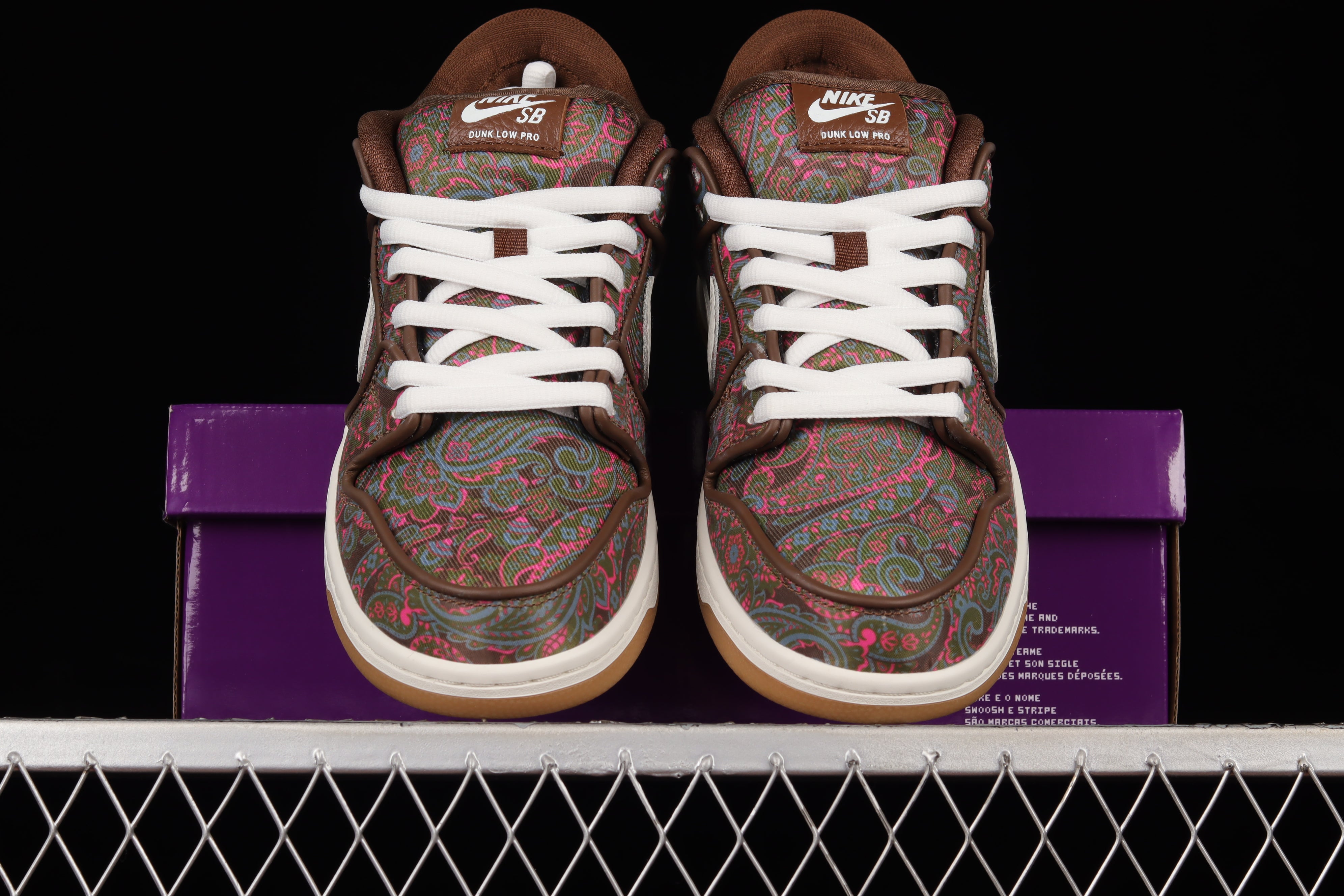 NikeUnisex SB Dunk Low Pro - Paisley Brown