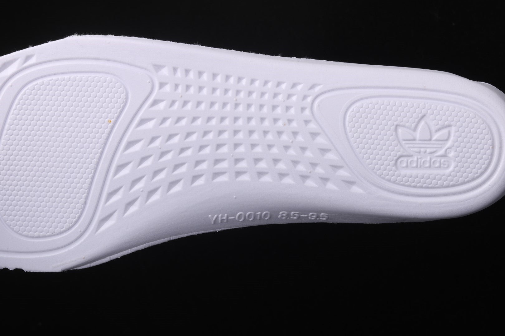 adidasOriginals Yeezy Boost 350 V2 - Cloud White (Reflective)