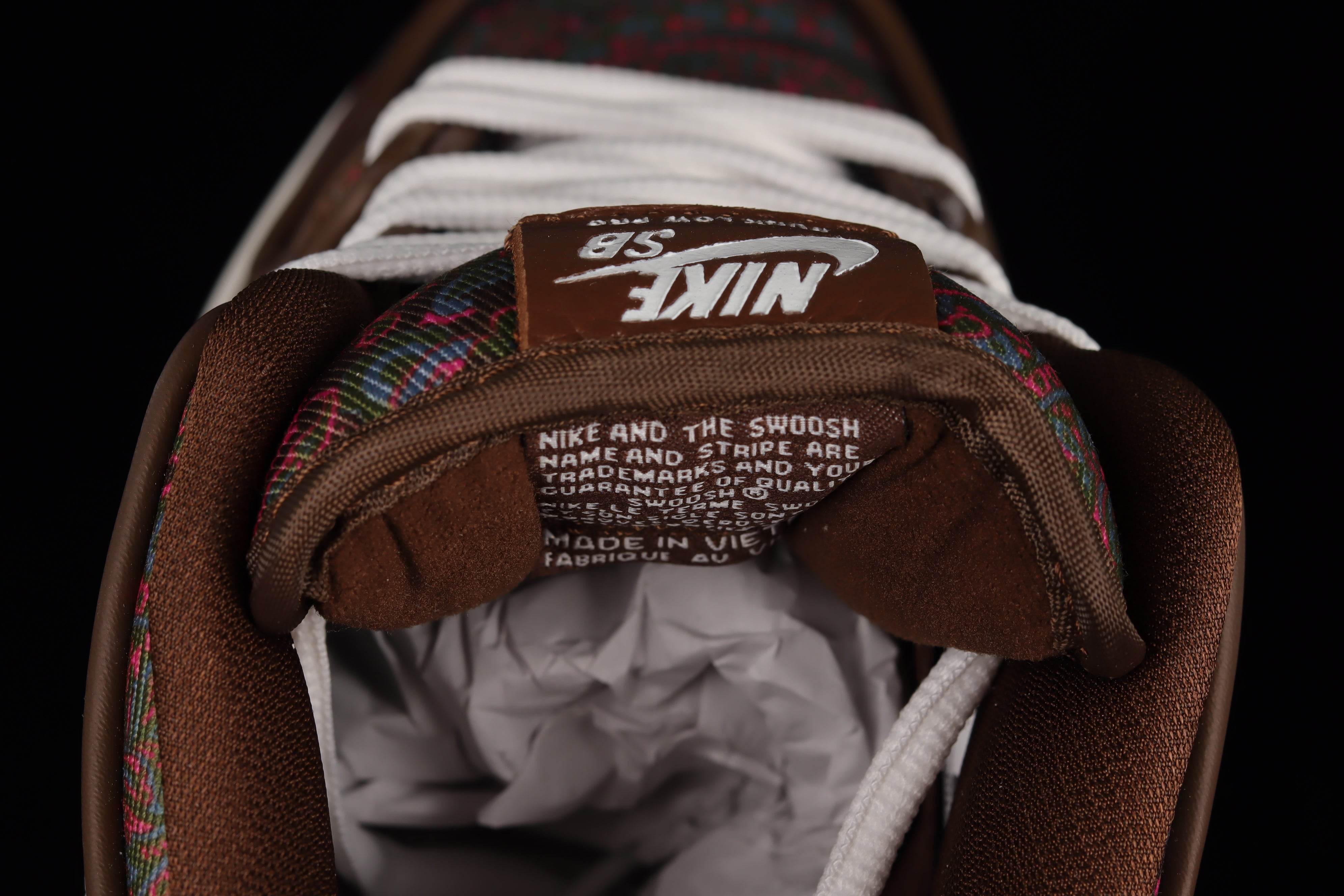 NikeUnisex SB Dunk Low Pro - Paisley Brown