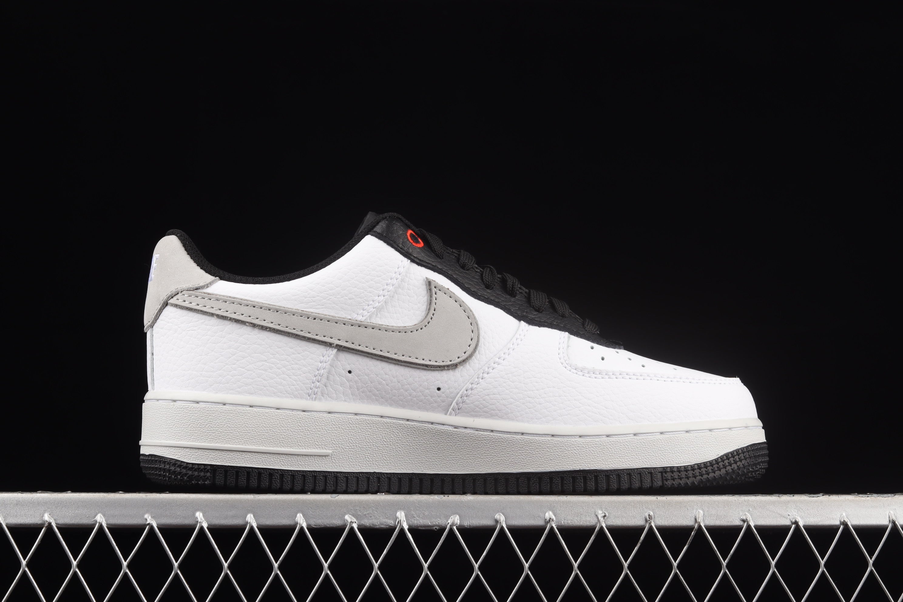 NikeUnisex Air Force 1 AF1 Low LX - Crane