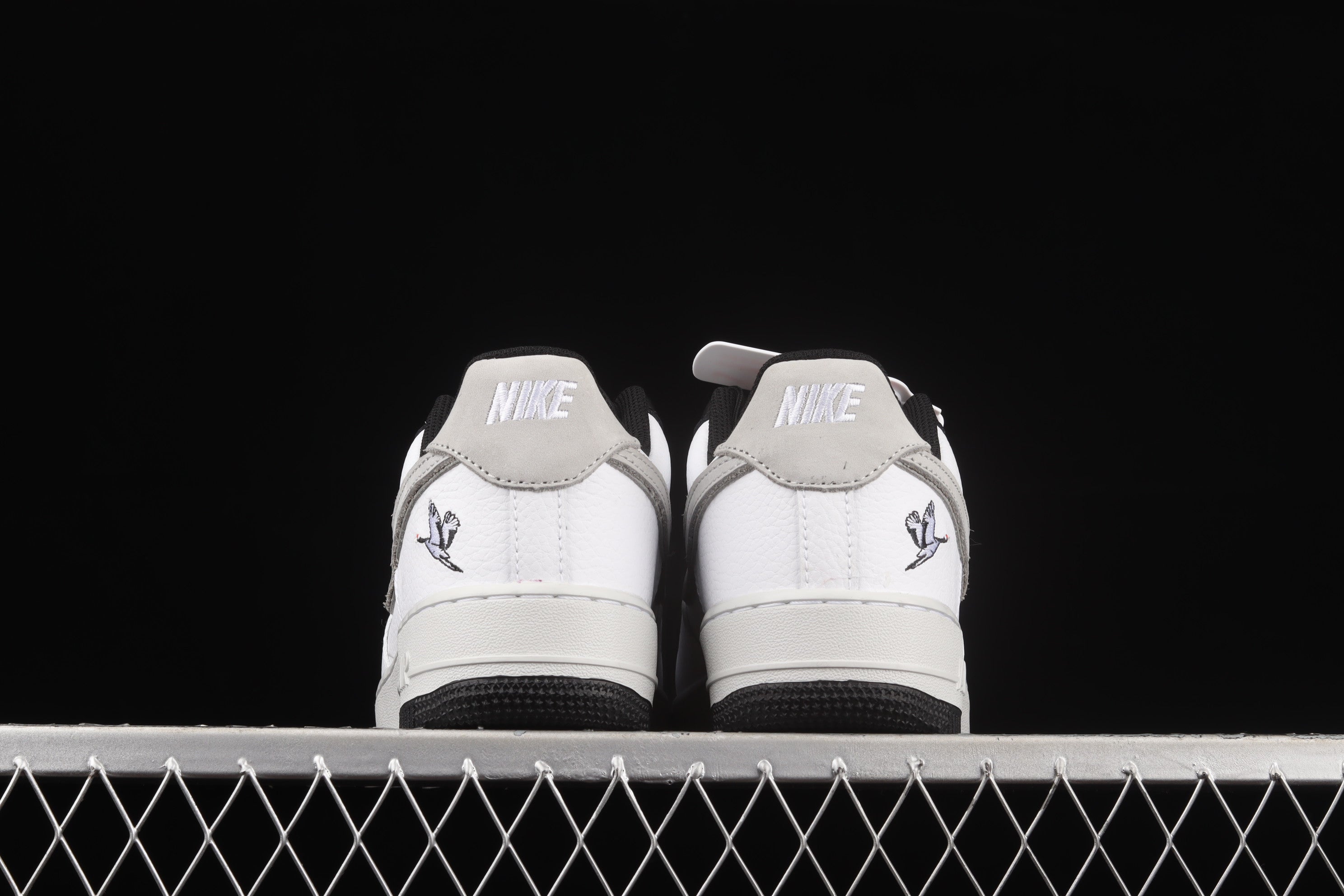 NikeUnisex Air Force 1 AF1 Low LX - Crane