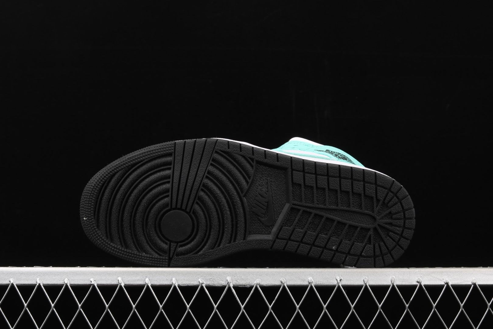 Air Jordan 1 AJ1 Mid Tropical Twist - Igloo