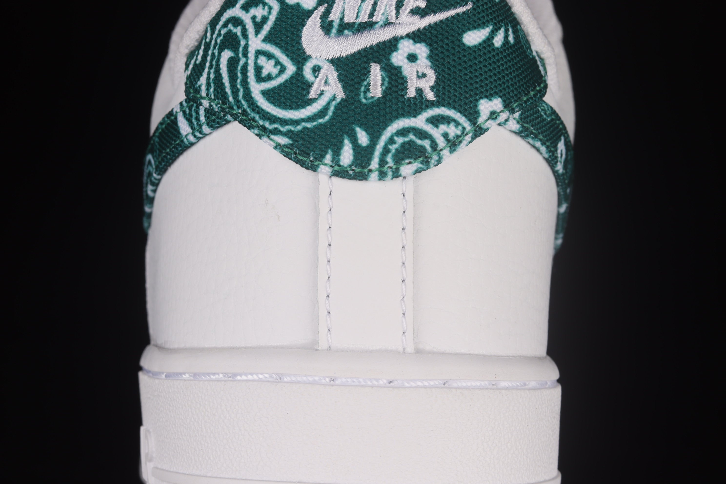NikeMens Air Force 1 AF1 Low '07 Essential - White/Green Paisley