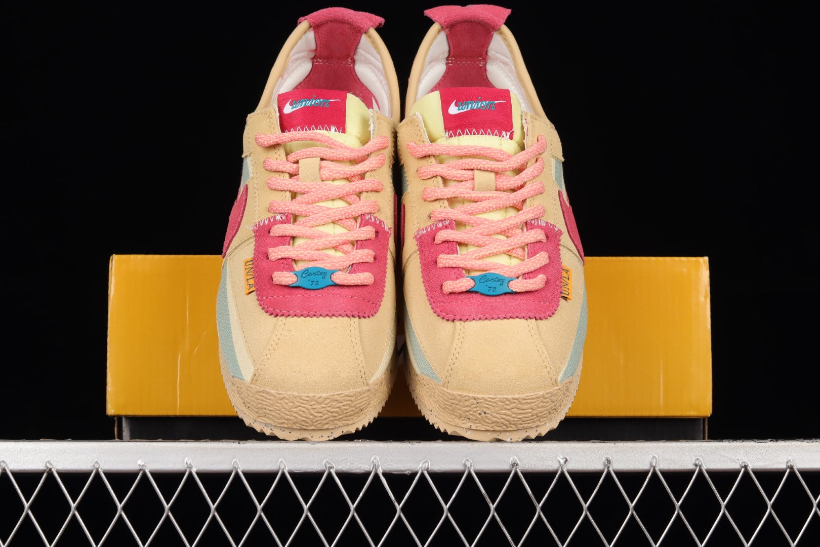 NikeUnisex Cortez x Union - Sesame