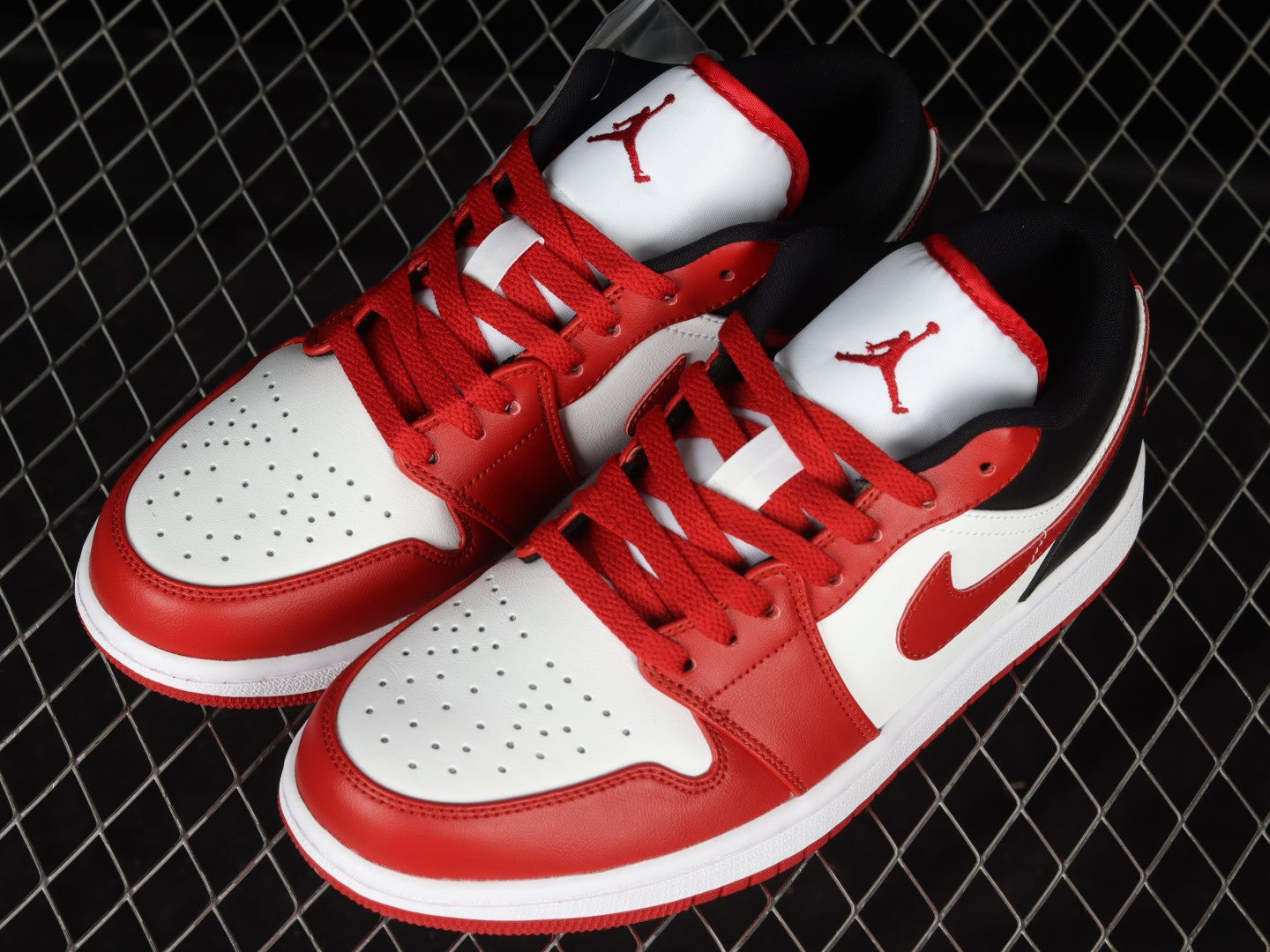 Air Jordan 1 AJ1 Low - Reverse Black Toe