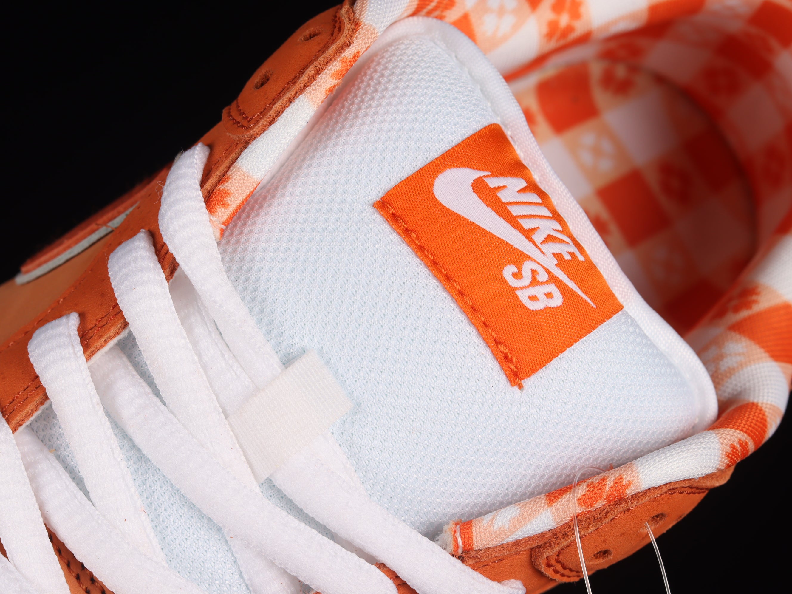 NikeUnisex SB Dunk Low - Orange Lobster