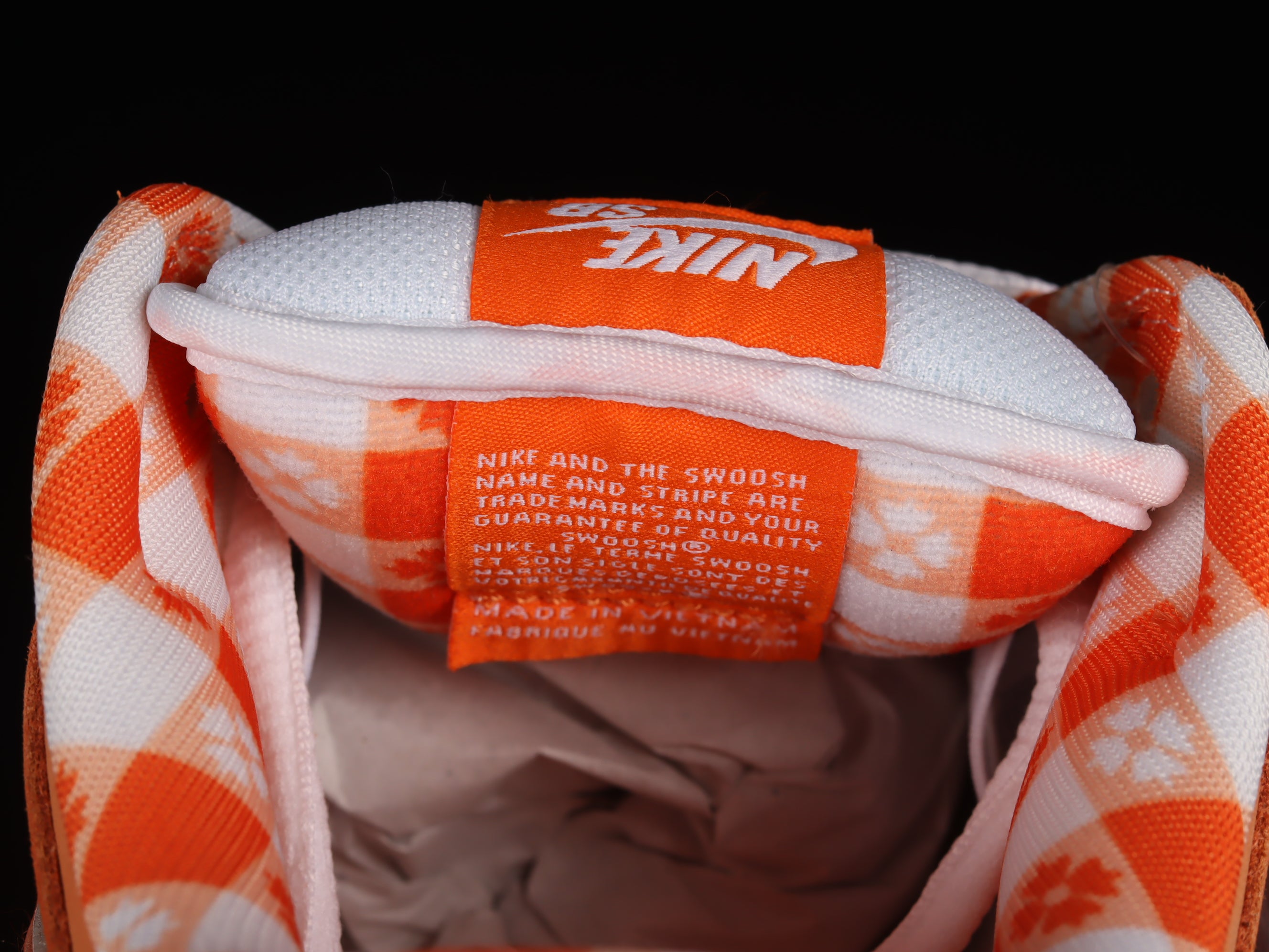 NikeUnisex SB Dunk Low - Orange Lobster