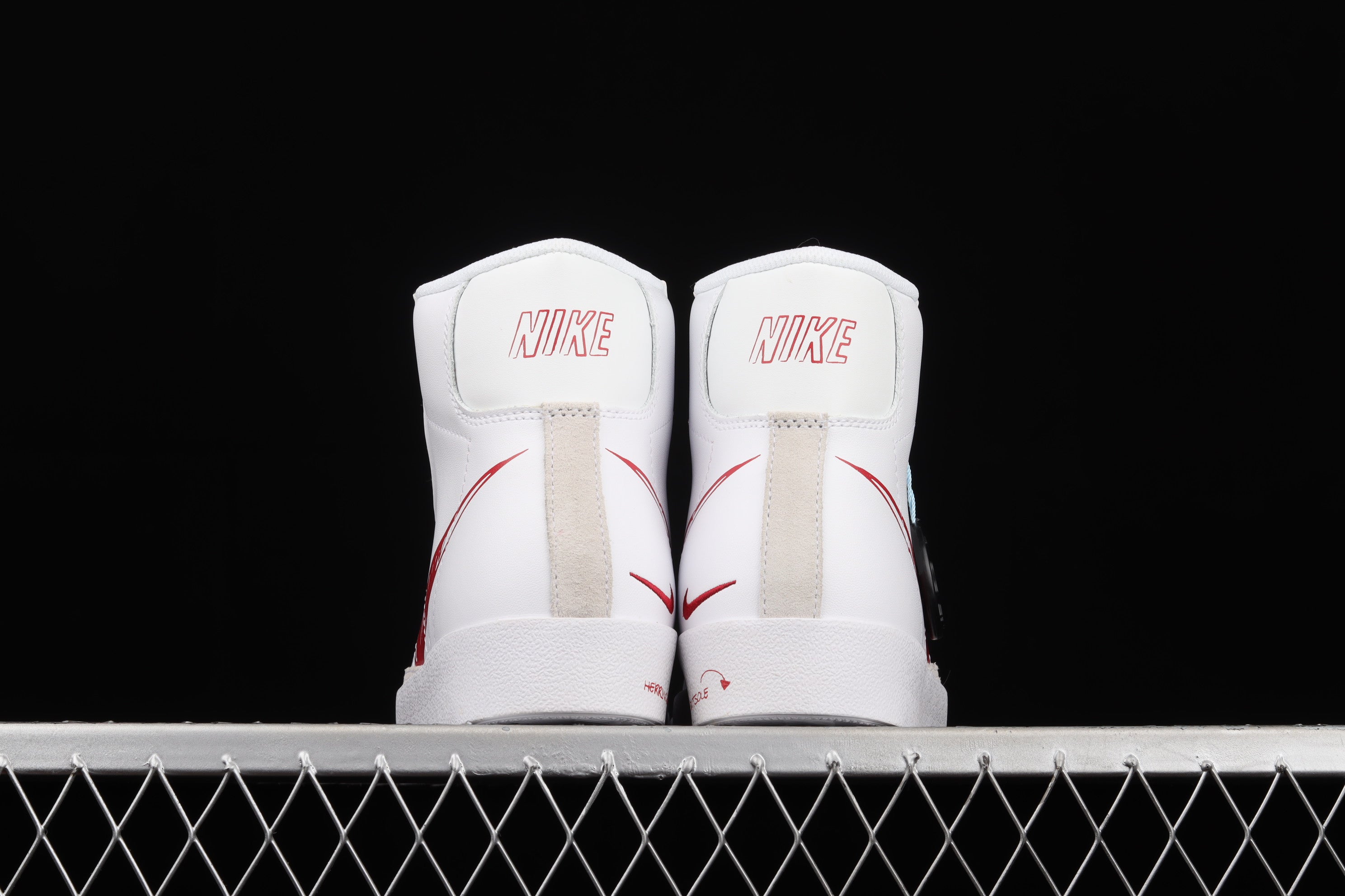 NikeMens Blazer Mid 77 Sketch - White/Red