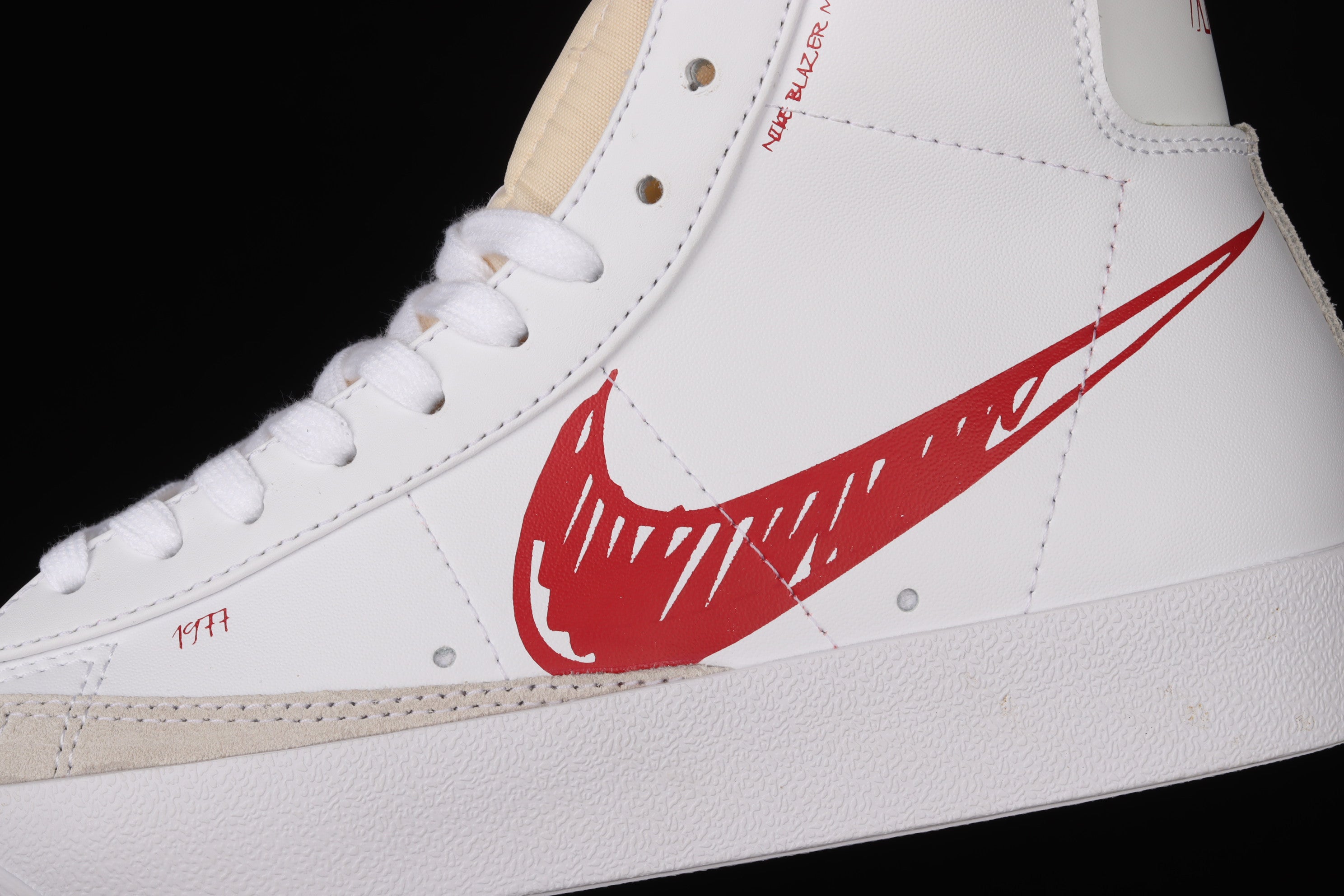 NikeMens Blazer Mid 77 Sketch - White/Red