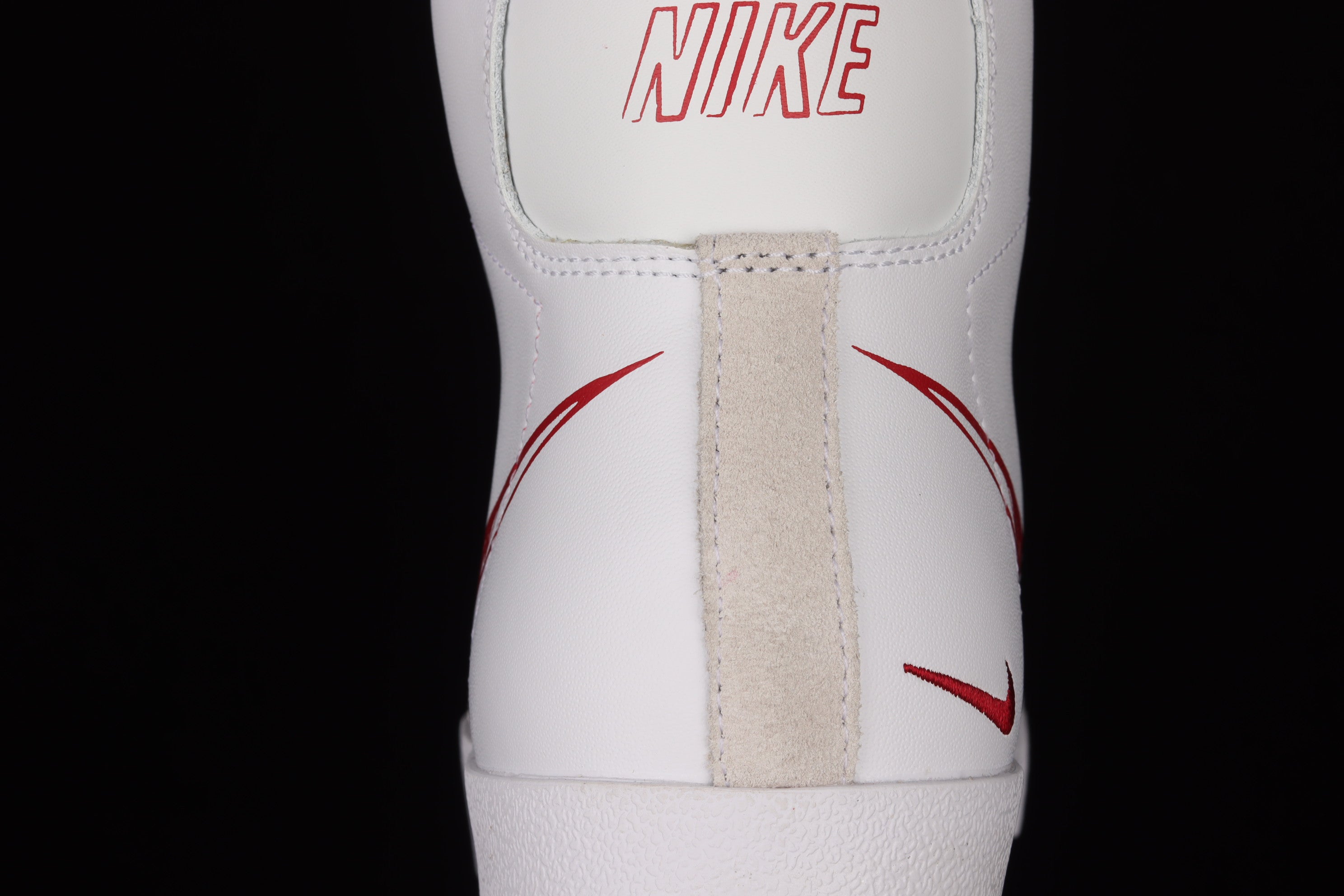NikeMens Blazer Mid 77 Sketch - White/Red