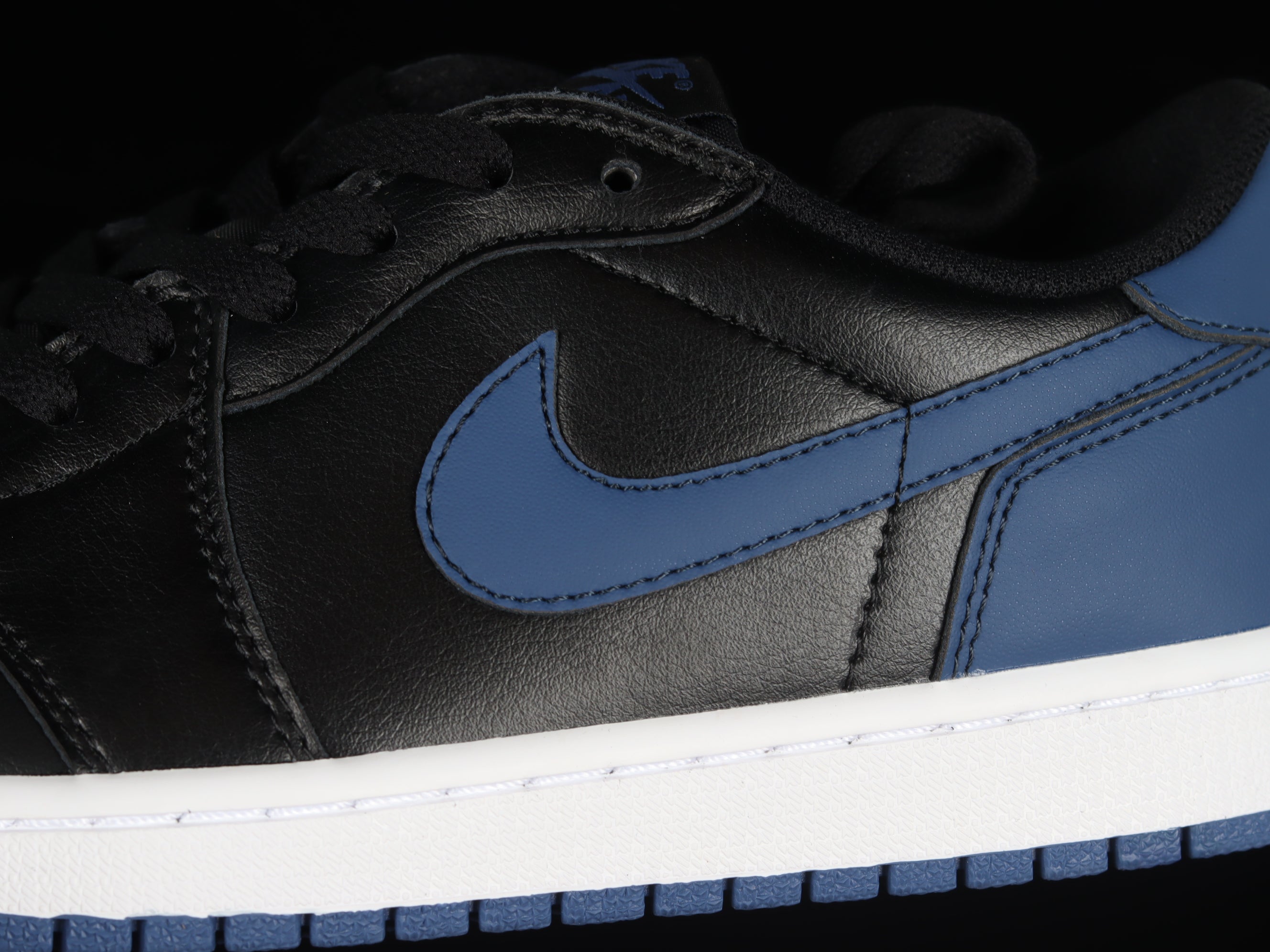 Air Jordan 1 AJ1 Retro Low OG - Mystic Navy