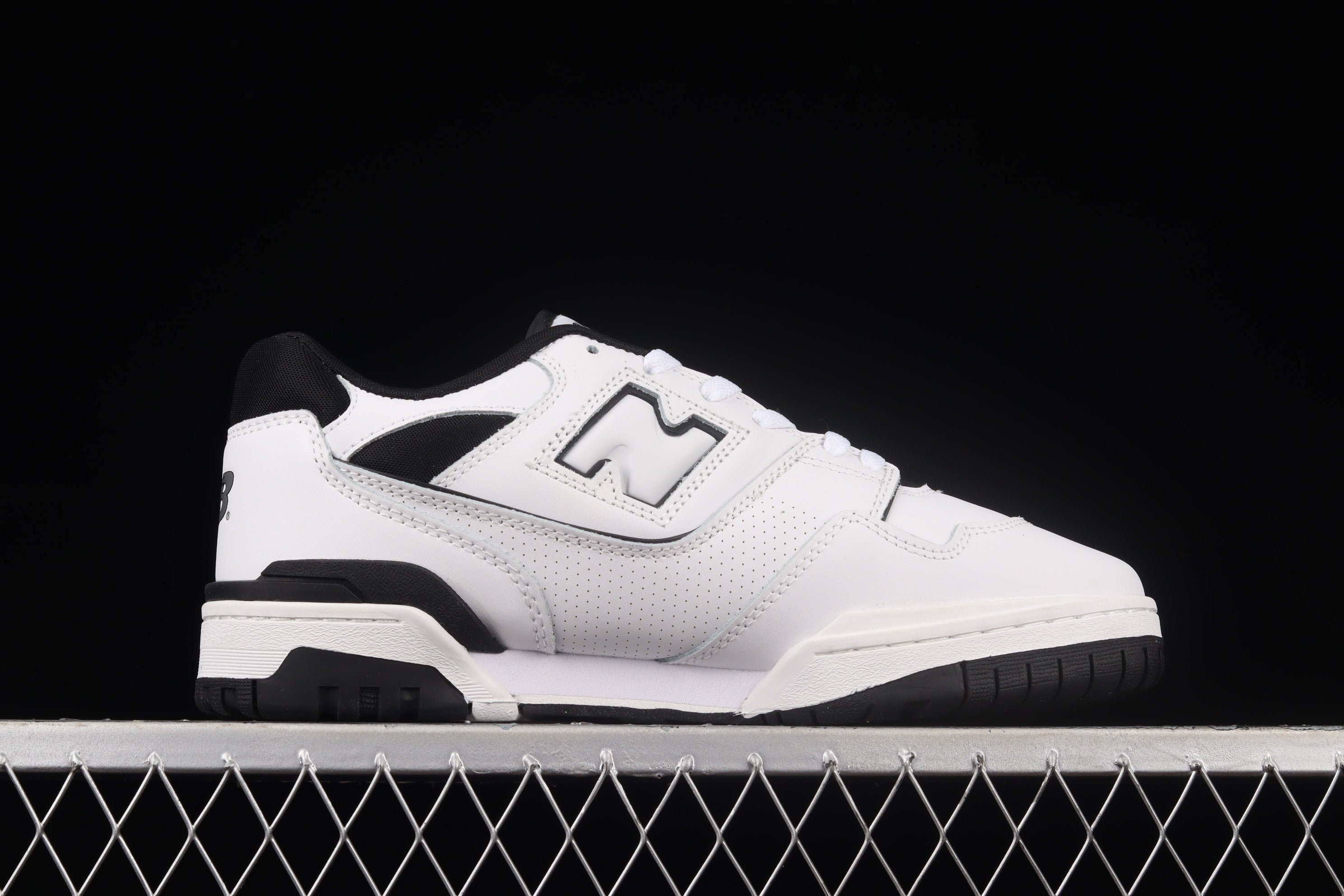 New Balance 550 - White/Black