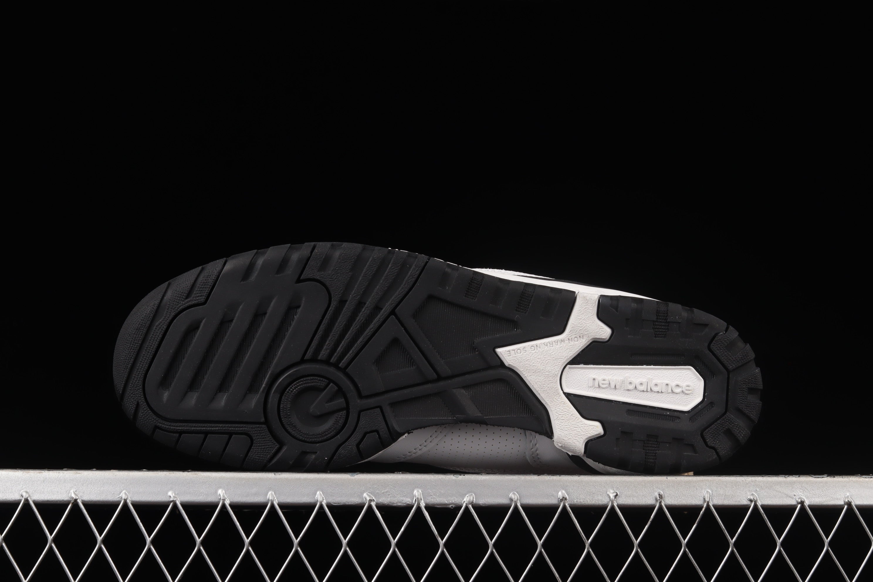 New Balance 550 - White/Black