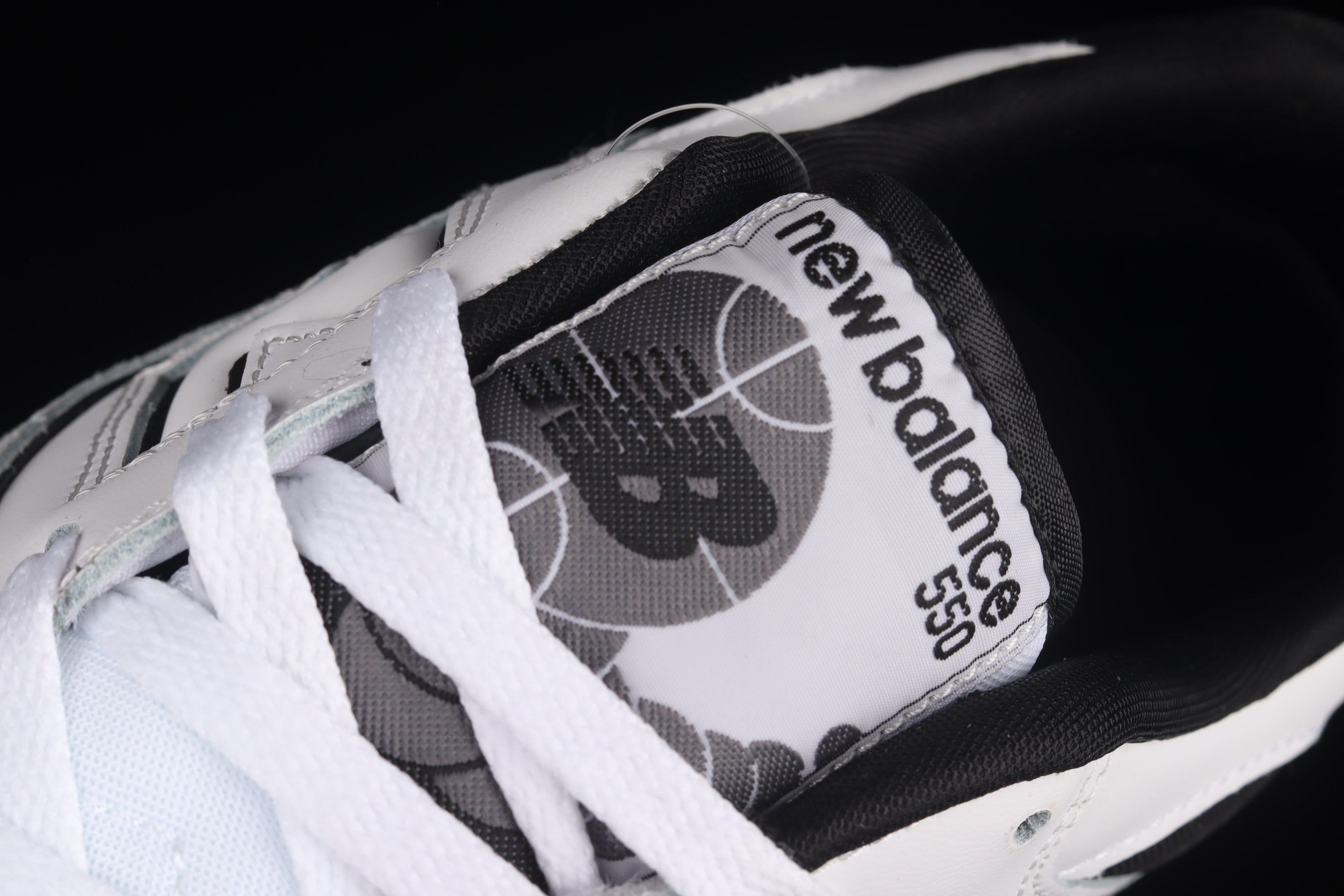 New Balance 550 - White/Black