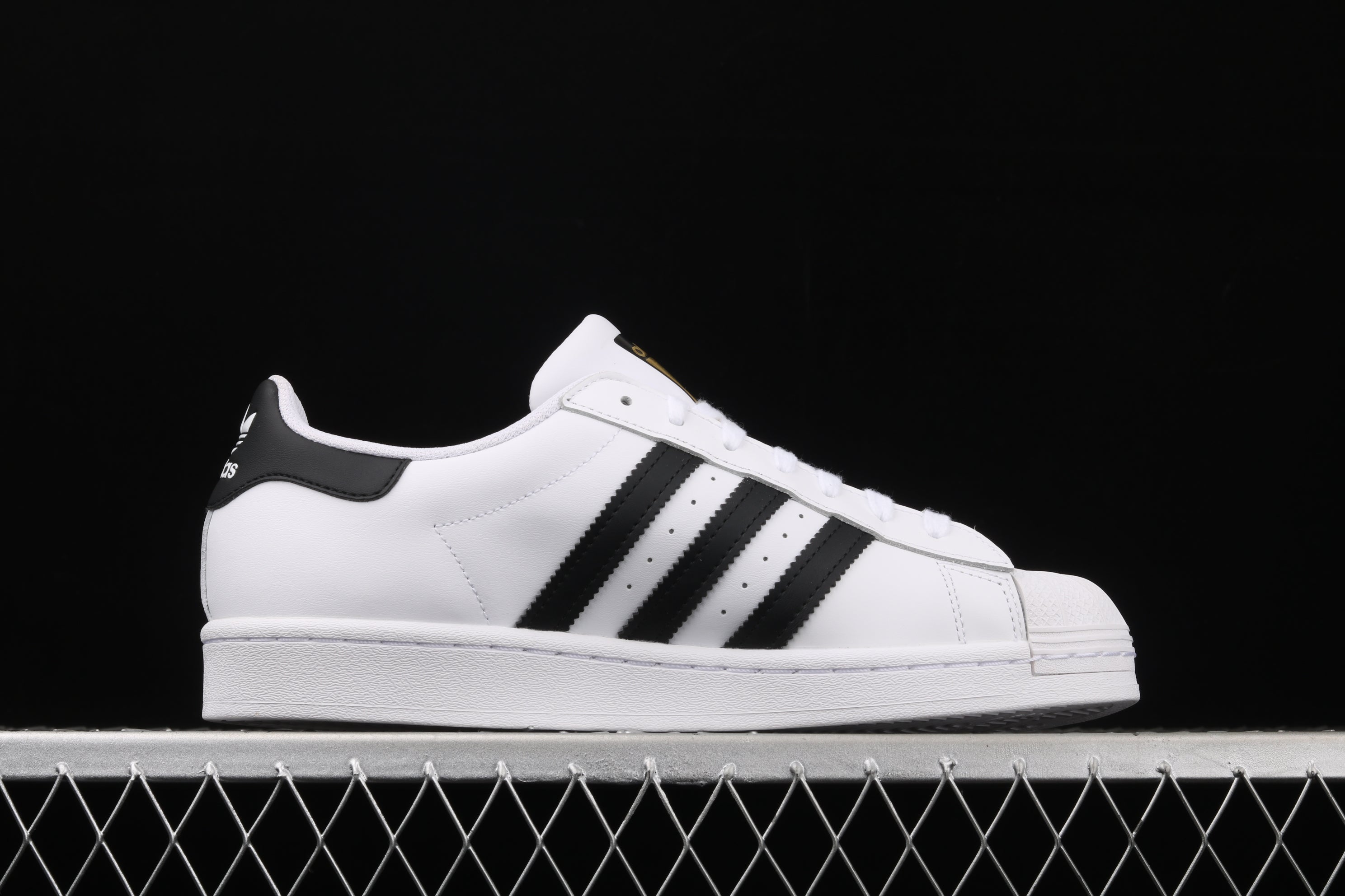 adidasUnisex Superstar - White/Black