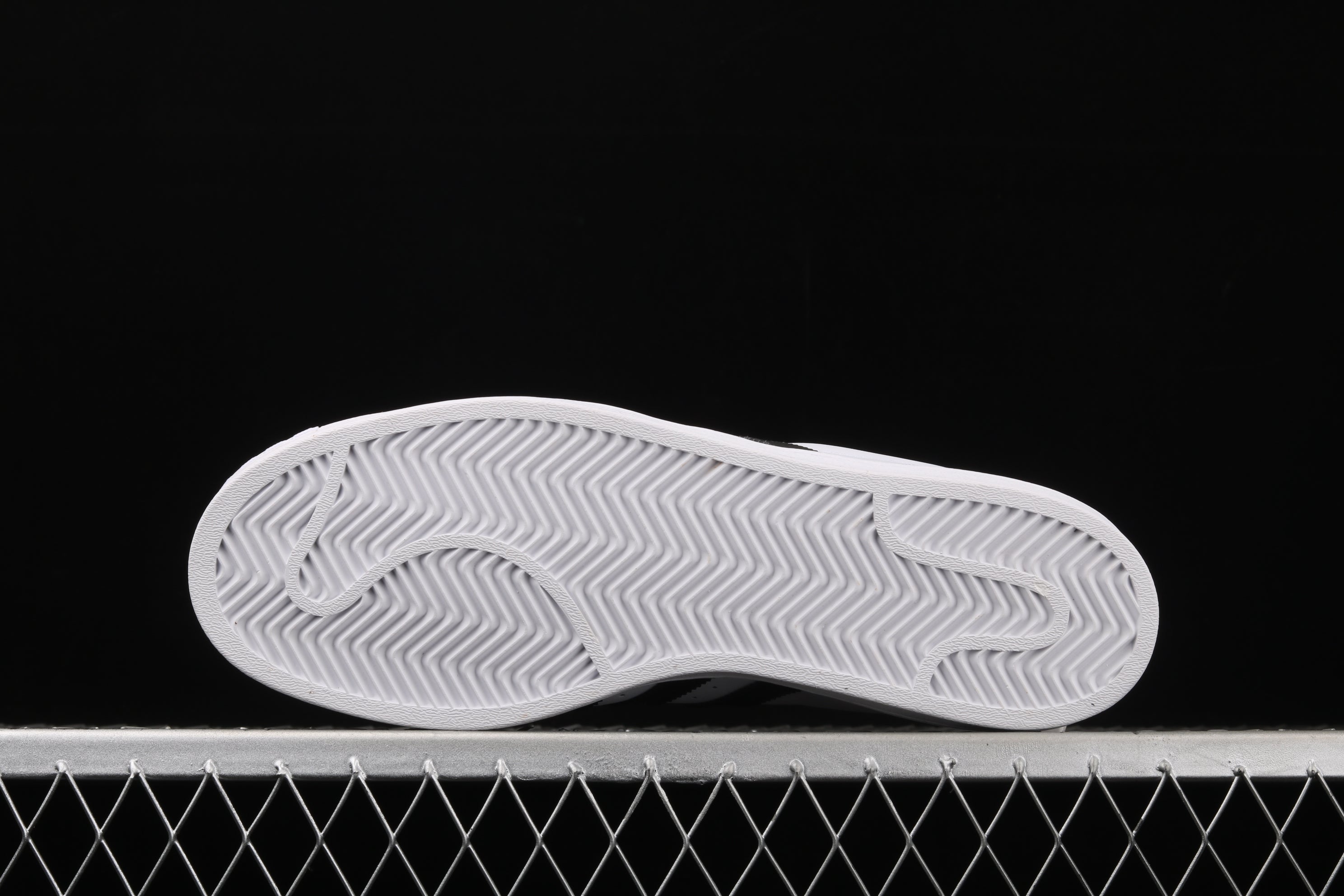 adidasUnisex Superstar - White/Black