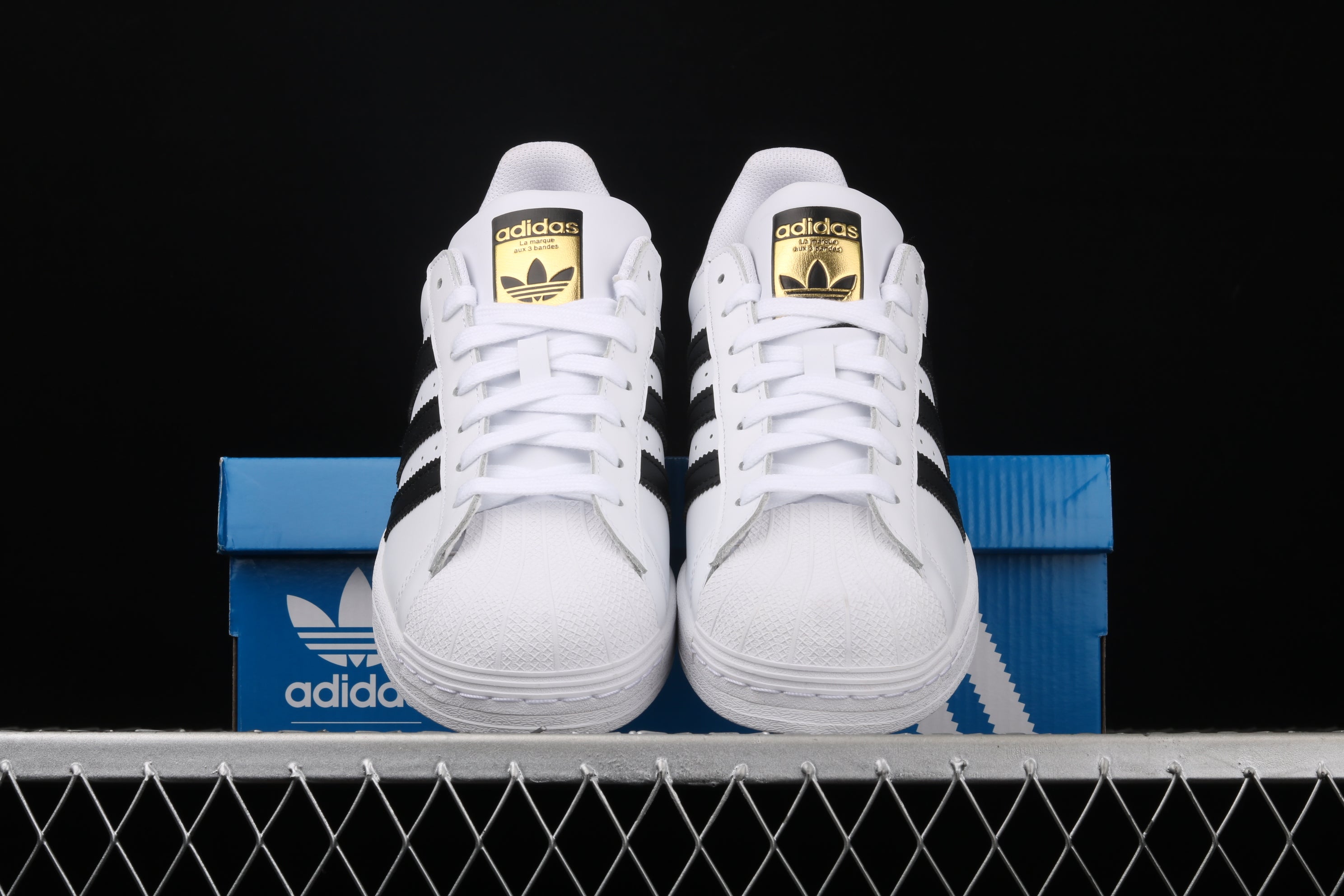 adidasUnisex Superstar - White/Black