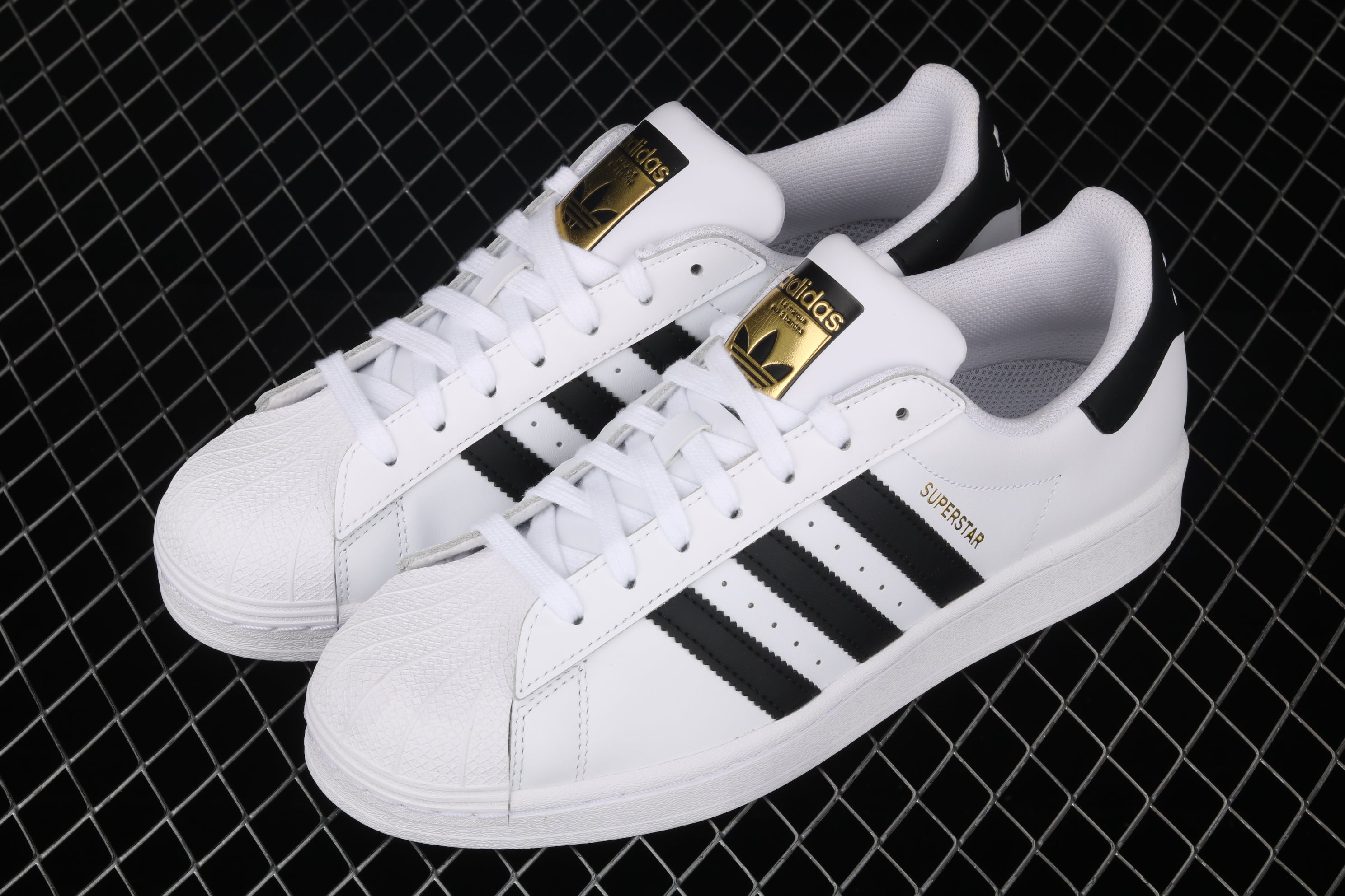 adidasUnisex Superstar - White/Black