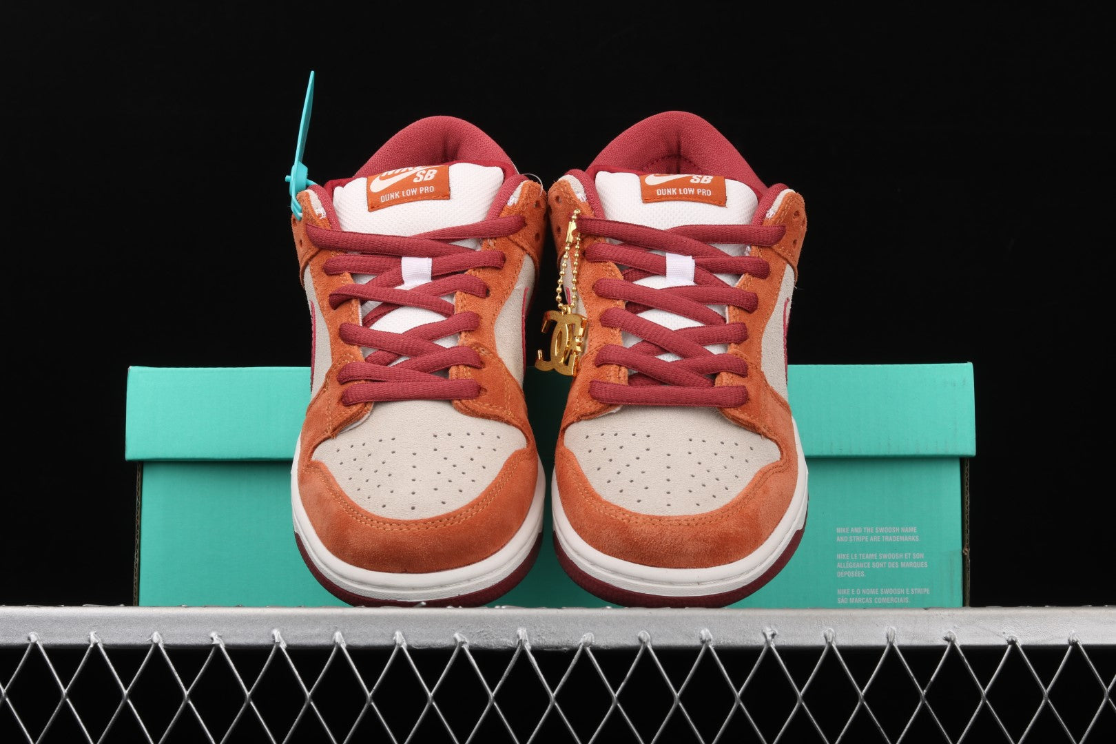 NikeMens SB Dunk Low Pro - Dark Russet Cedar