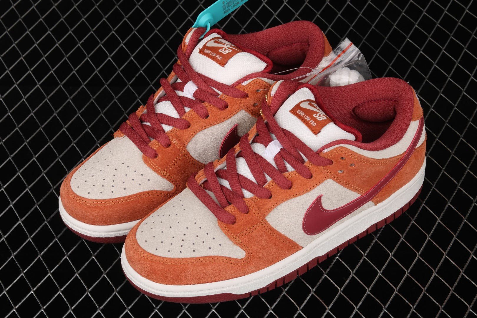 NikeMens SB Dunk Low Pro - Dark Russet Cedar