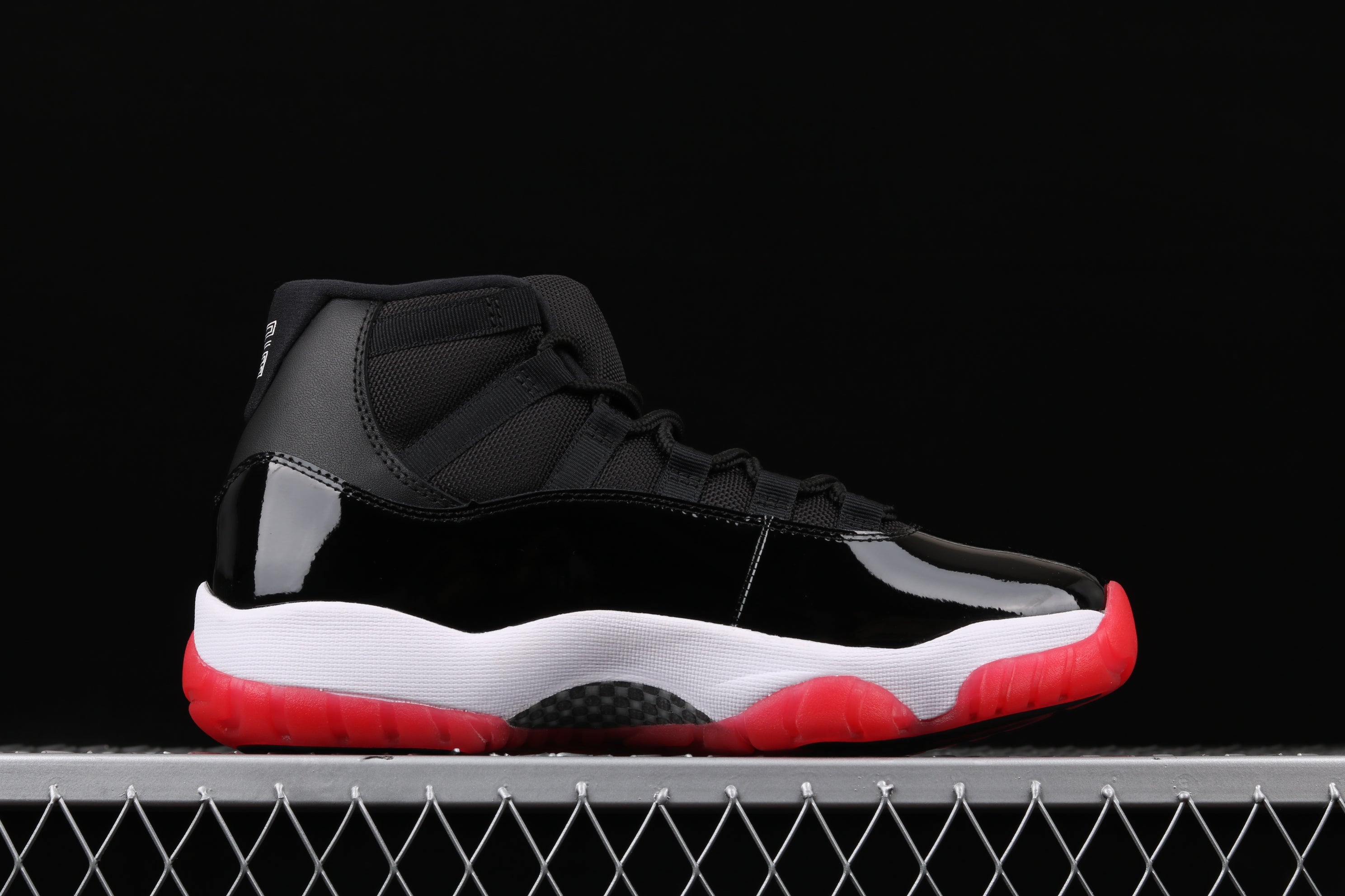 Air Jordan 11 AJ11 Retro - Playoffs Bred